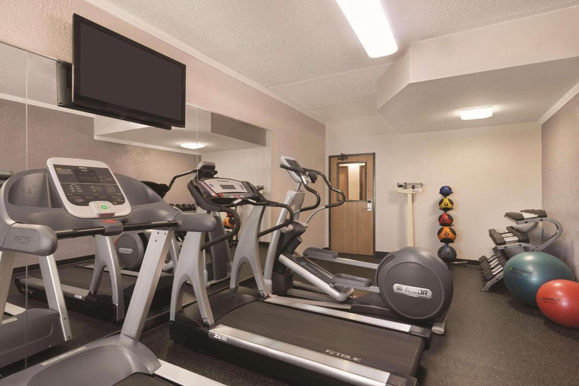 Country Inn & Suites by Radisson, Mt Pleasant-Racine West, WI photo 20