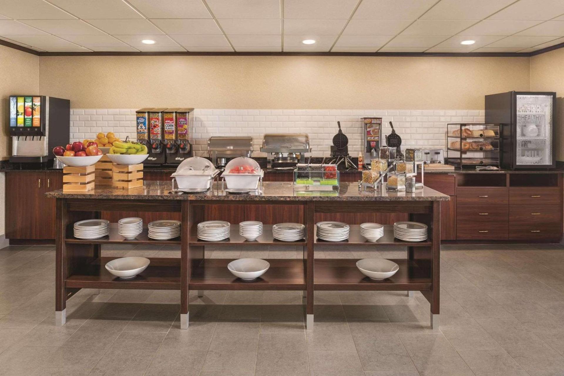 Country Inn & Suites by Radisson, Mt Pleasant-Racine West, WI photo 27