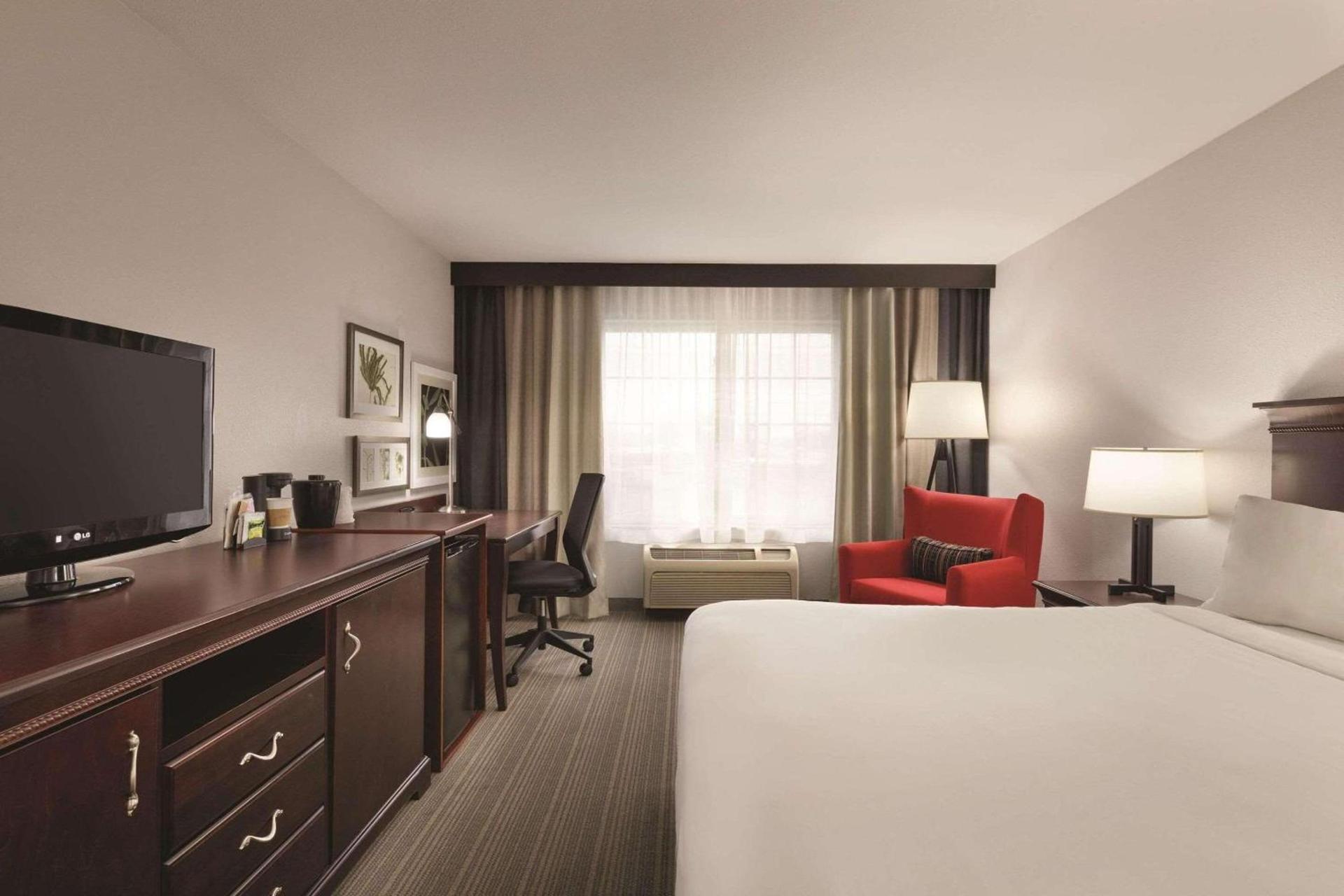Garner Hotel Madison - Huntsville Airport by IHG photo 45