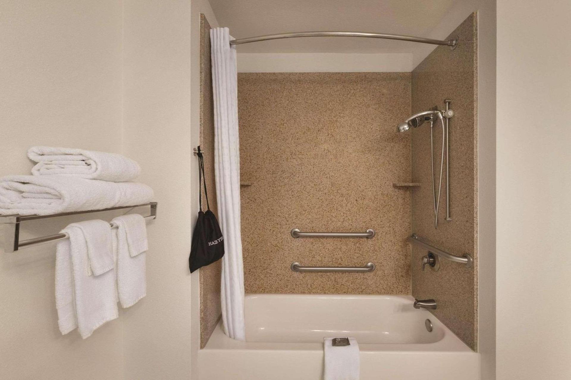 Garner Hotel Madison - Huntsville Airport by IHG photo 20