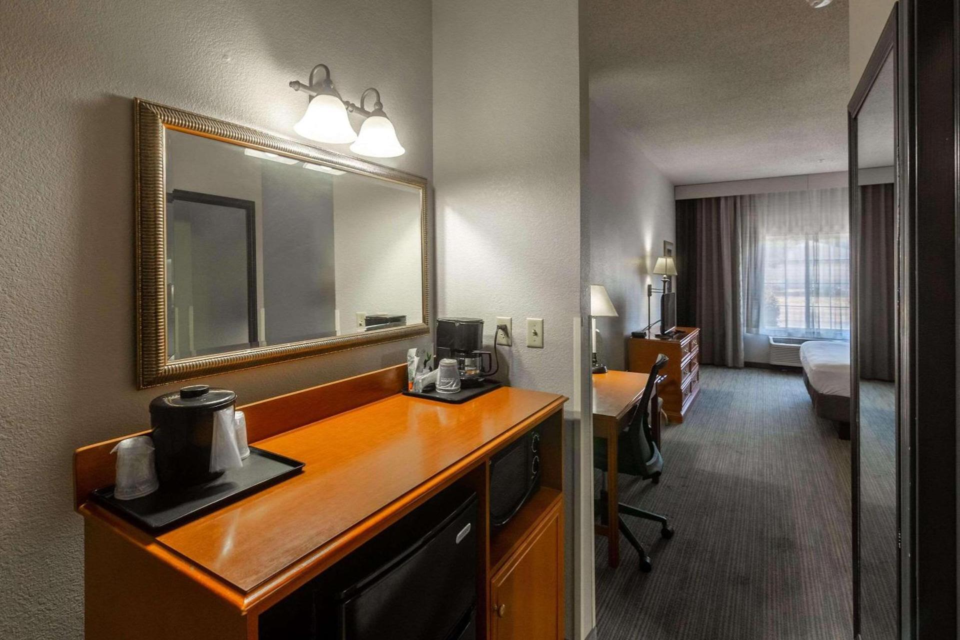 Country Inn & Suites by Radisson, El Dorado, AR photo 12