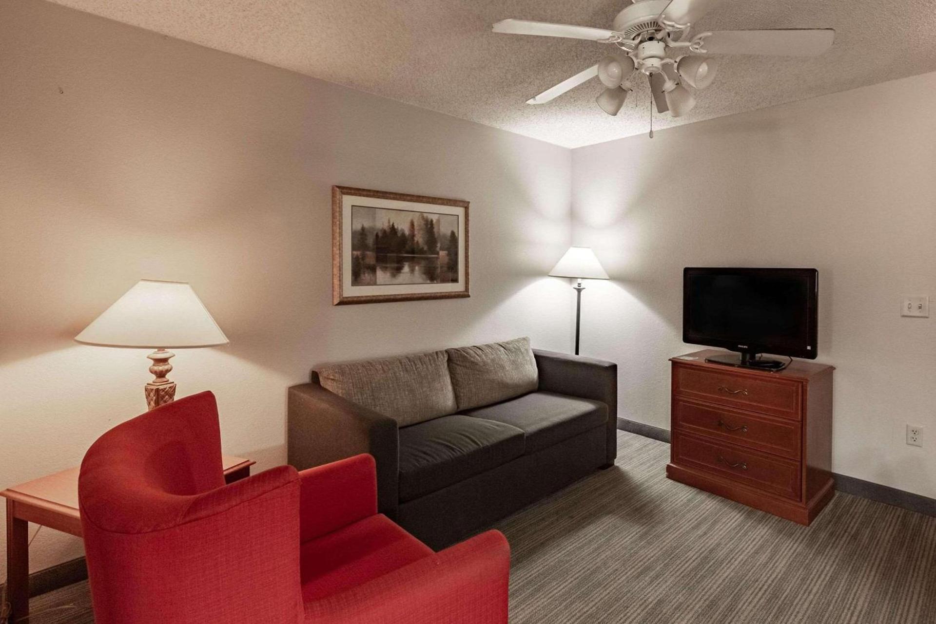 Country Inn & Suites by Radisson, El Dorado, AR photo 13