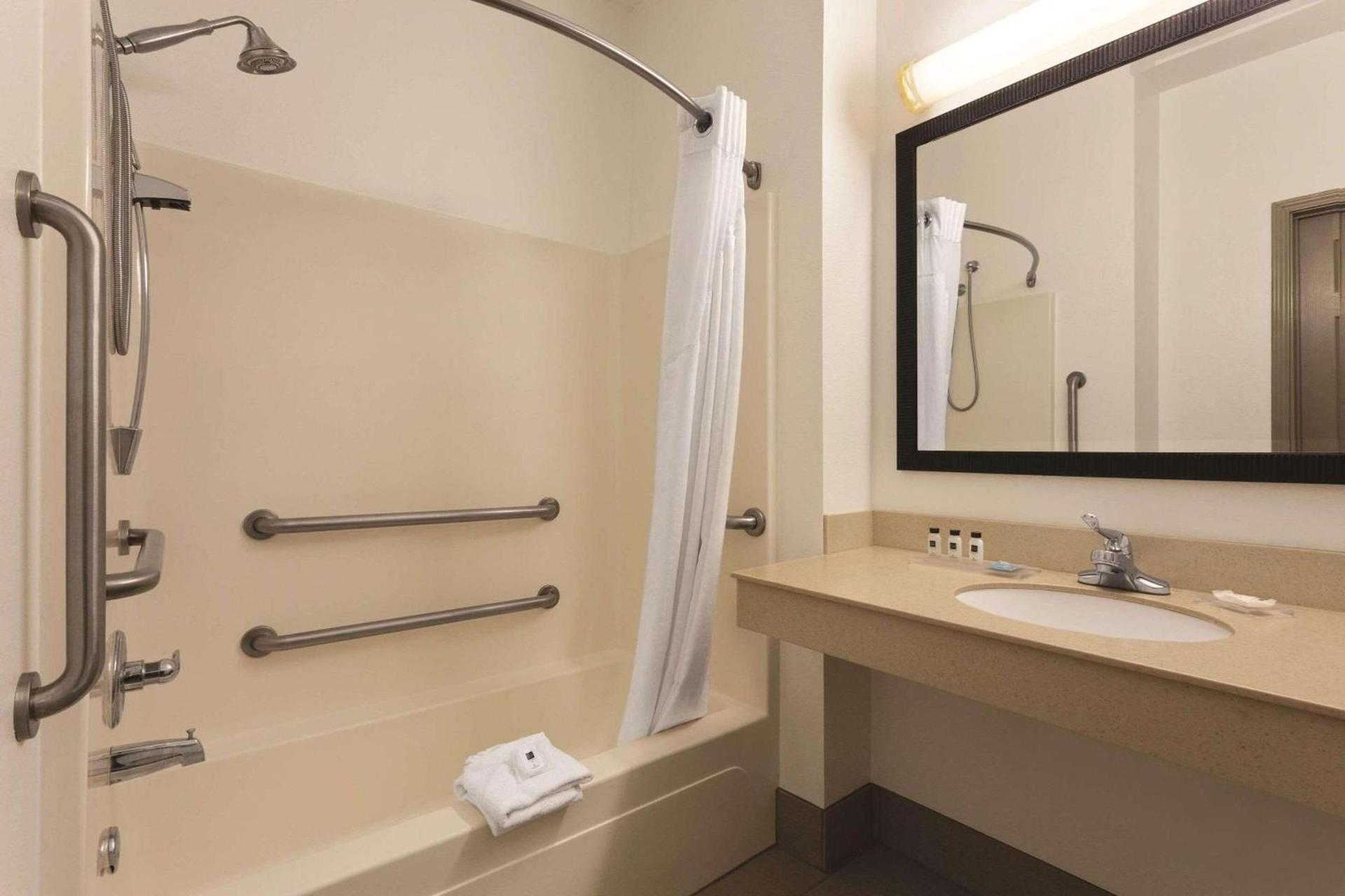 Country Inn & Suites by Radisson, Bryant Little Rock , AR photo 6