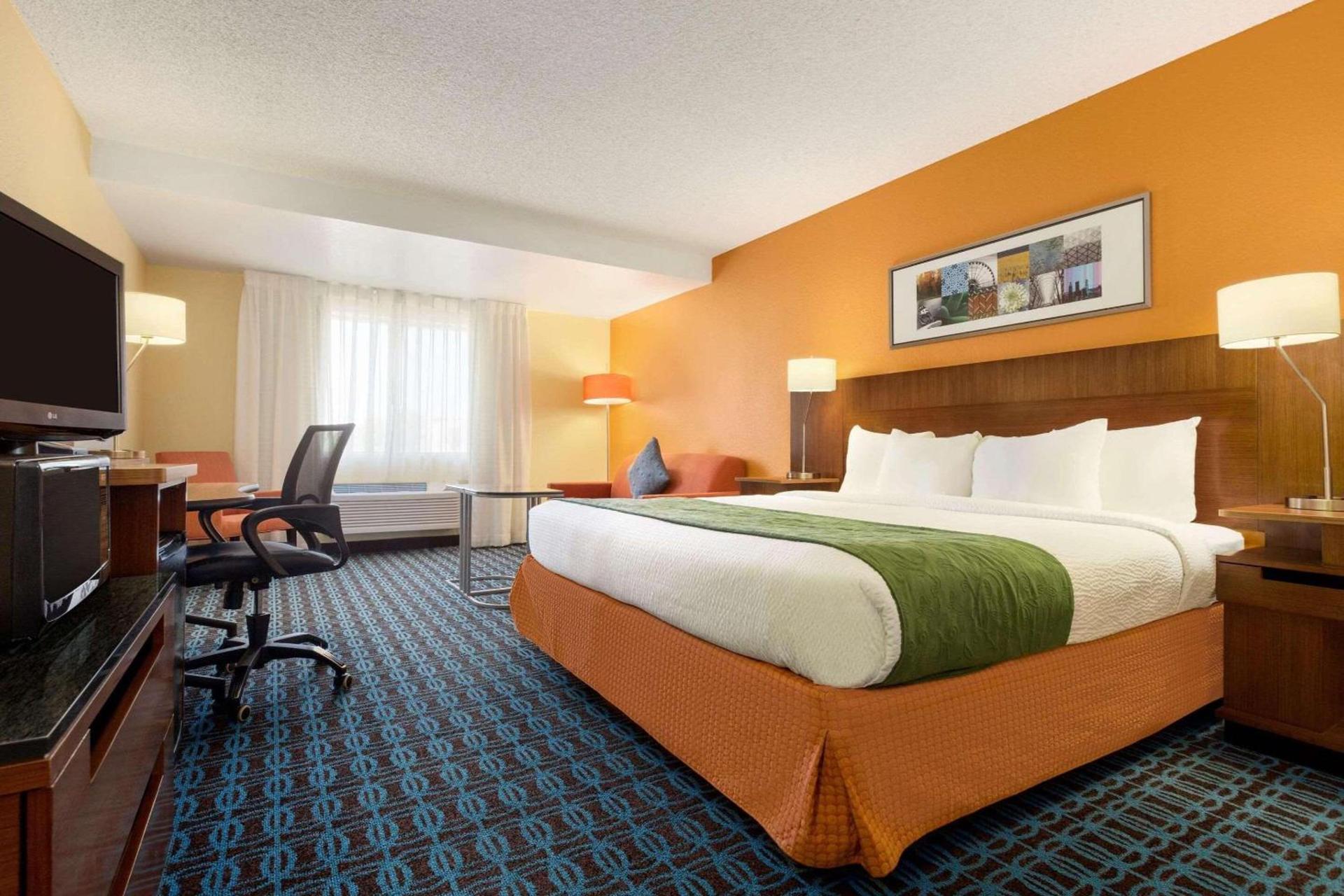 Country Inn & Suites by Radisson, Phoenix Airport, AZ photo 3