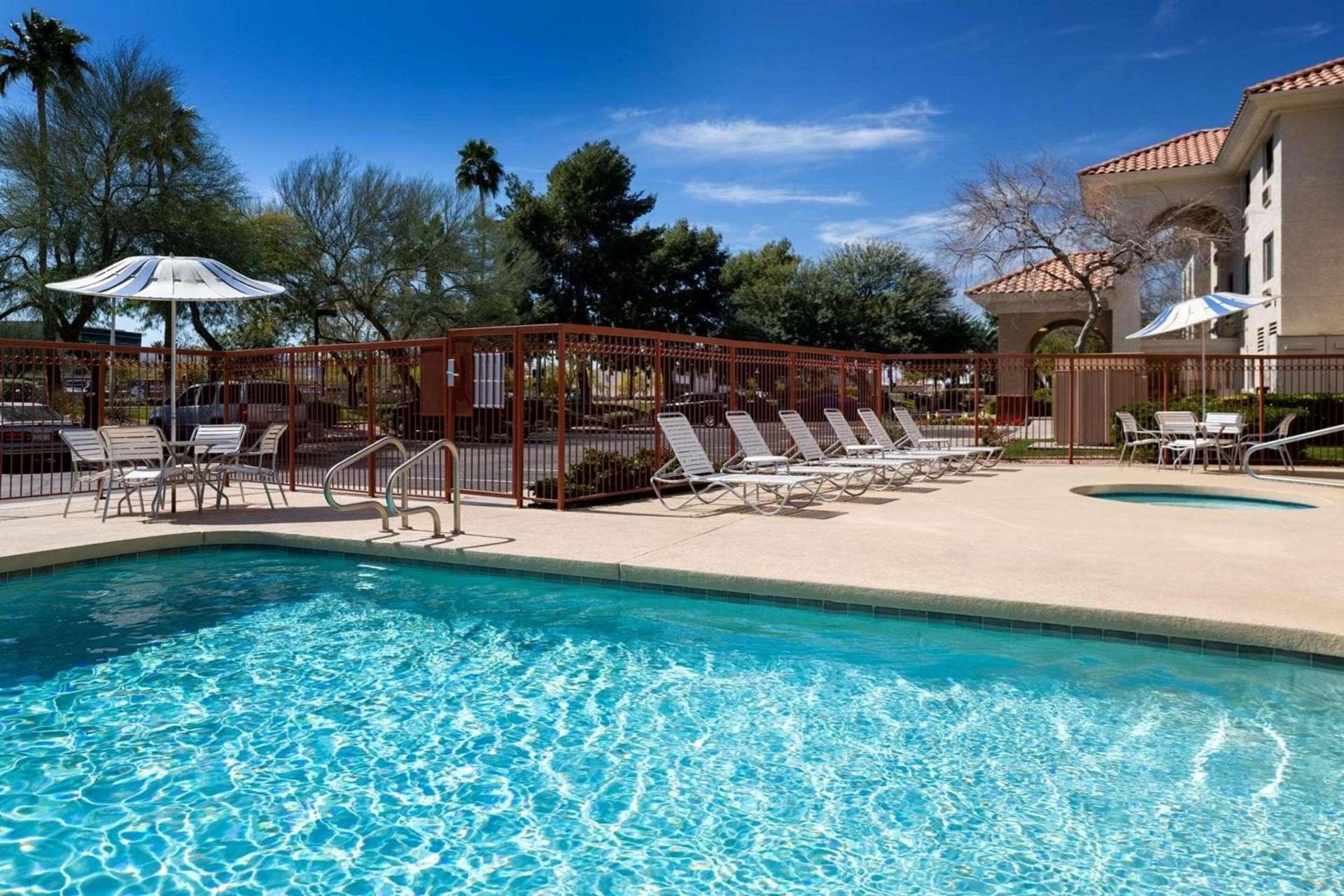 Country Inn & Suites by Radisson, Phoenix Airport, AZ photo 6