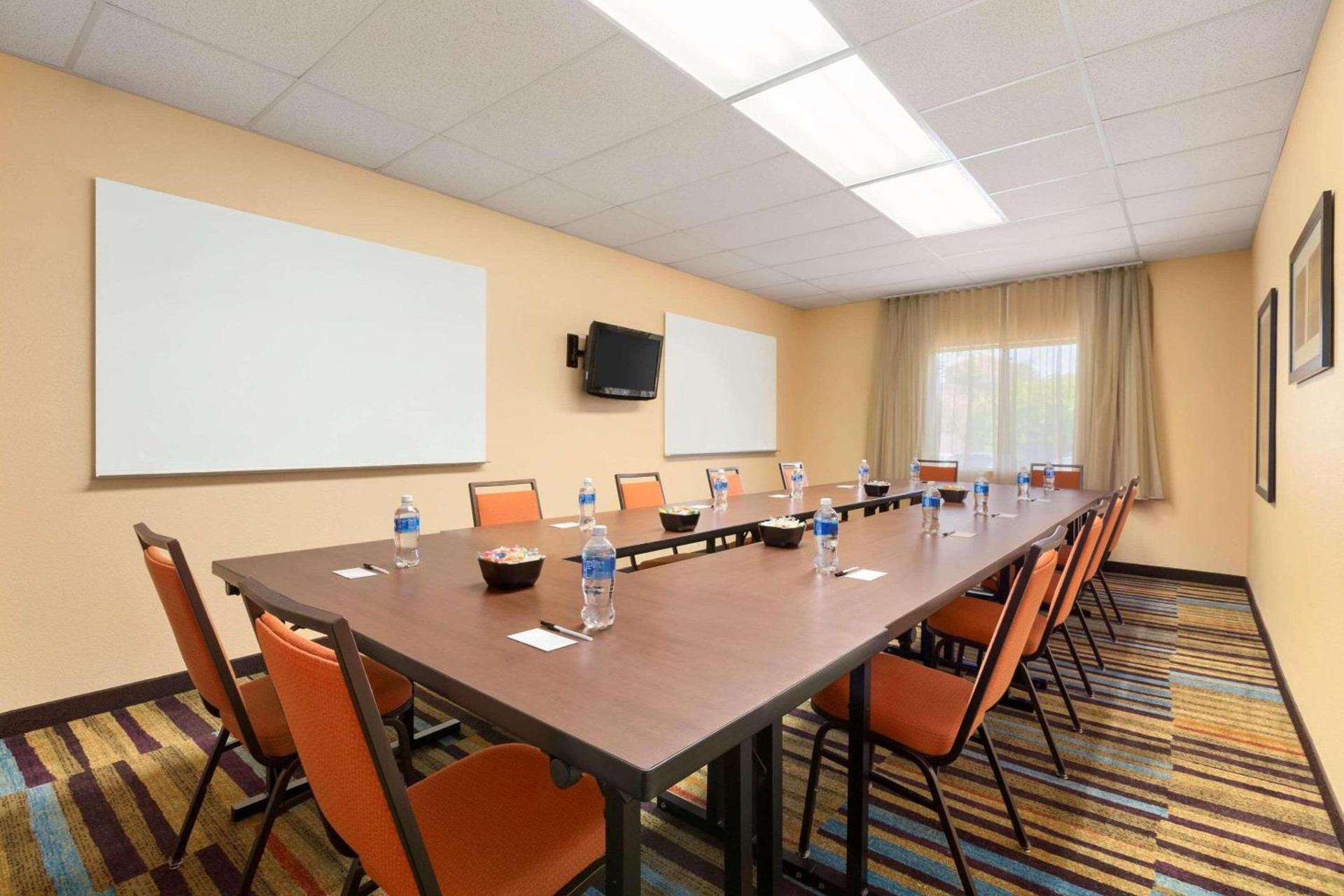 Country Inn & Suites by Radisson, Phoenix Airport, AZ photo 12