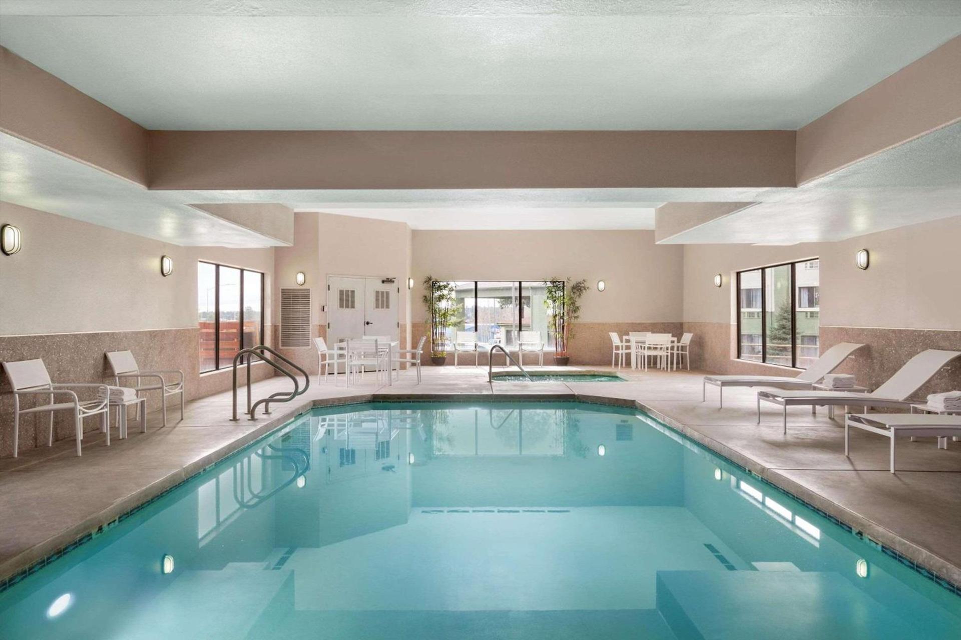 Country Inn & Suites by Radisson, Flagstaff, AZ photo 8