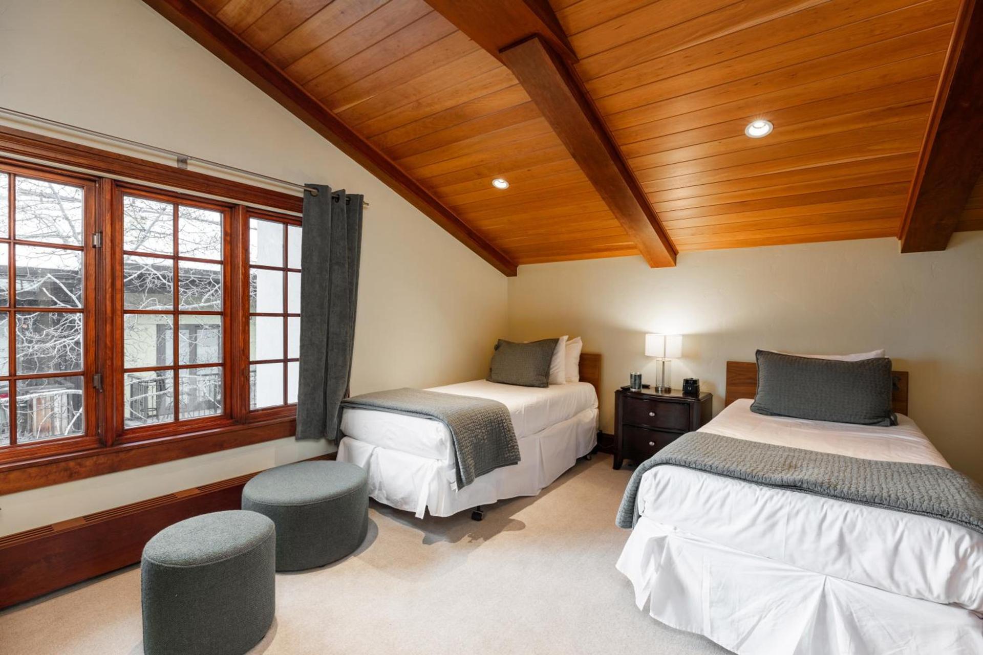 Lodge at Vail Condominiums photo 31