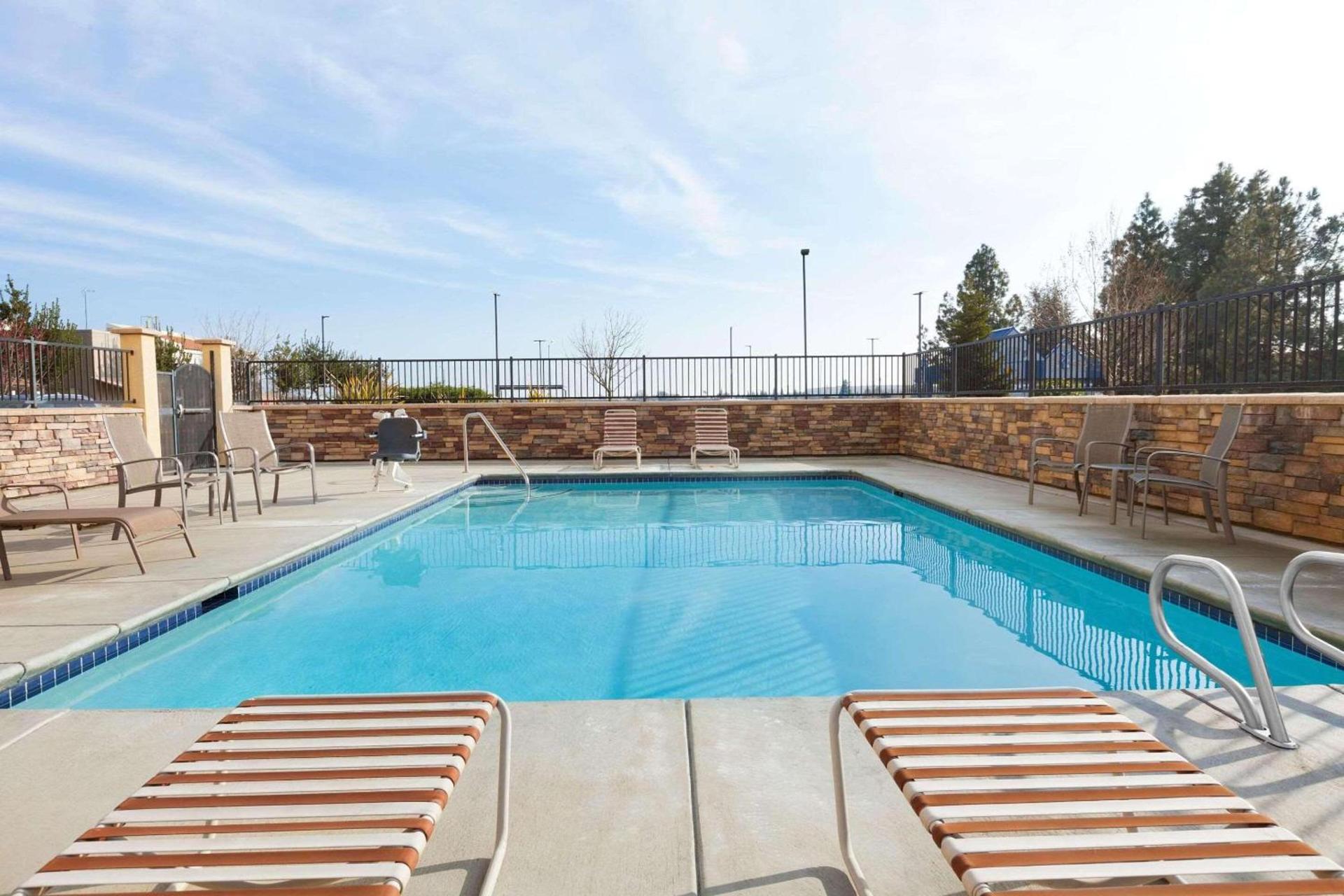 University Hotel Davis Area by IHG photo 6