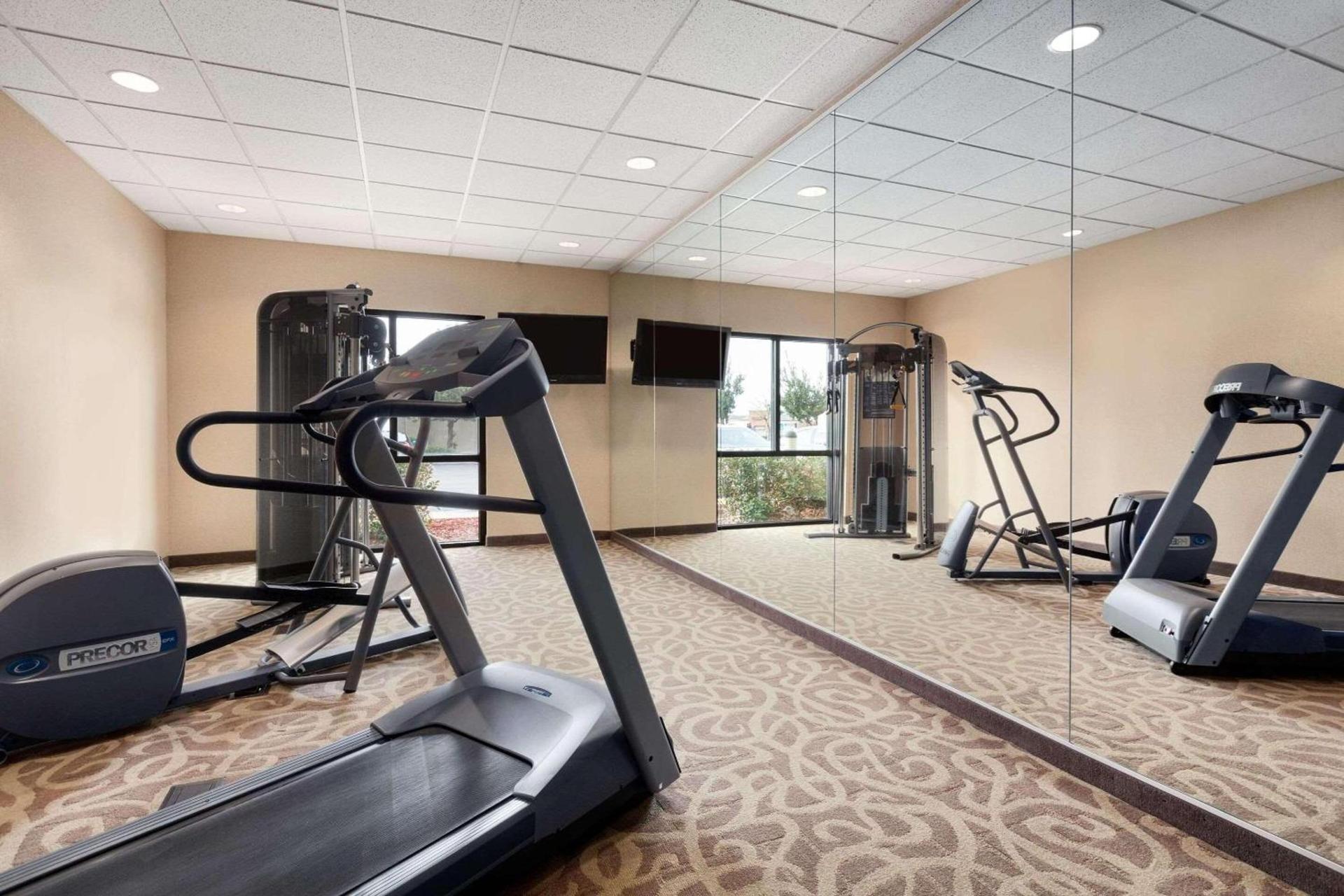 University Hotel Davis Area by IHG photo 7