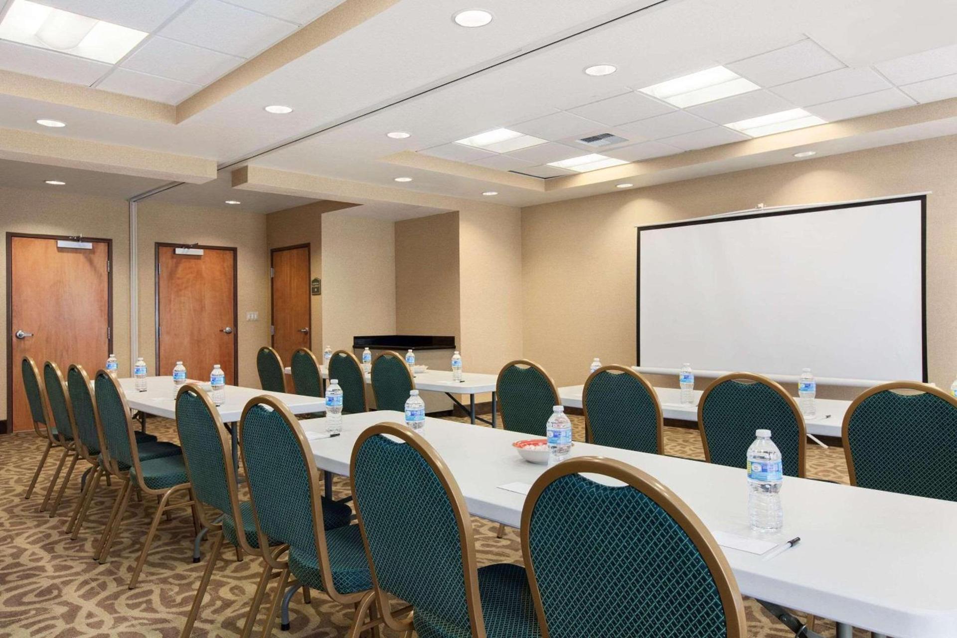 University Hotel Davis Area by IHG photo 8