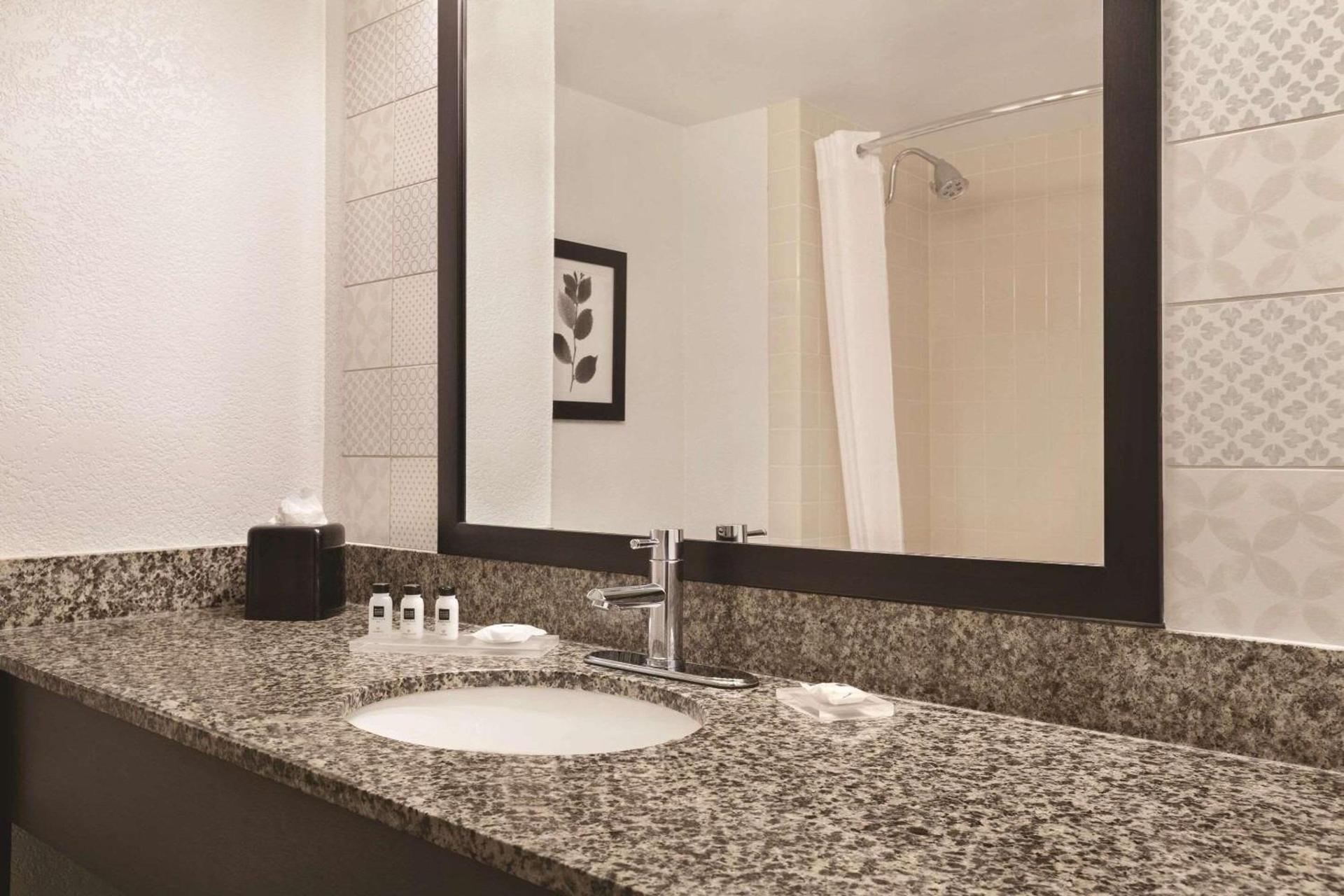 Country Inn & Suites by Radisson, San Diego North, CA photo 8