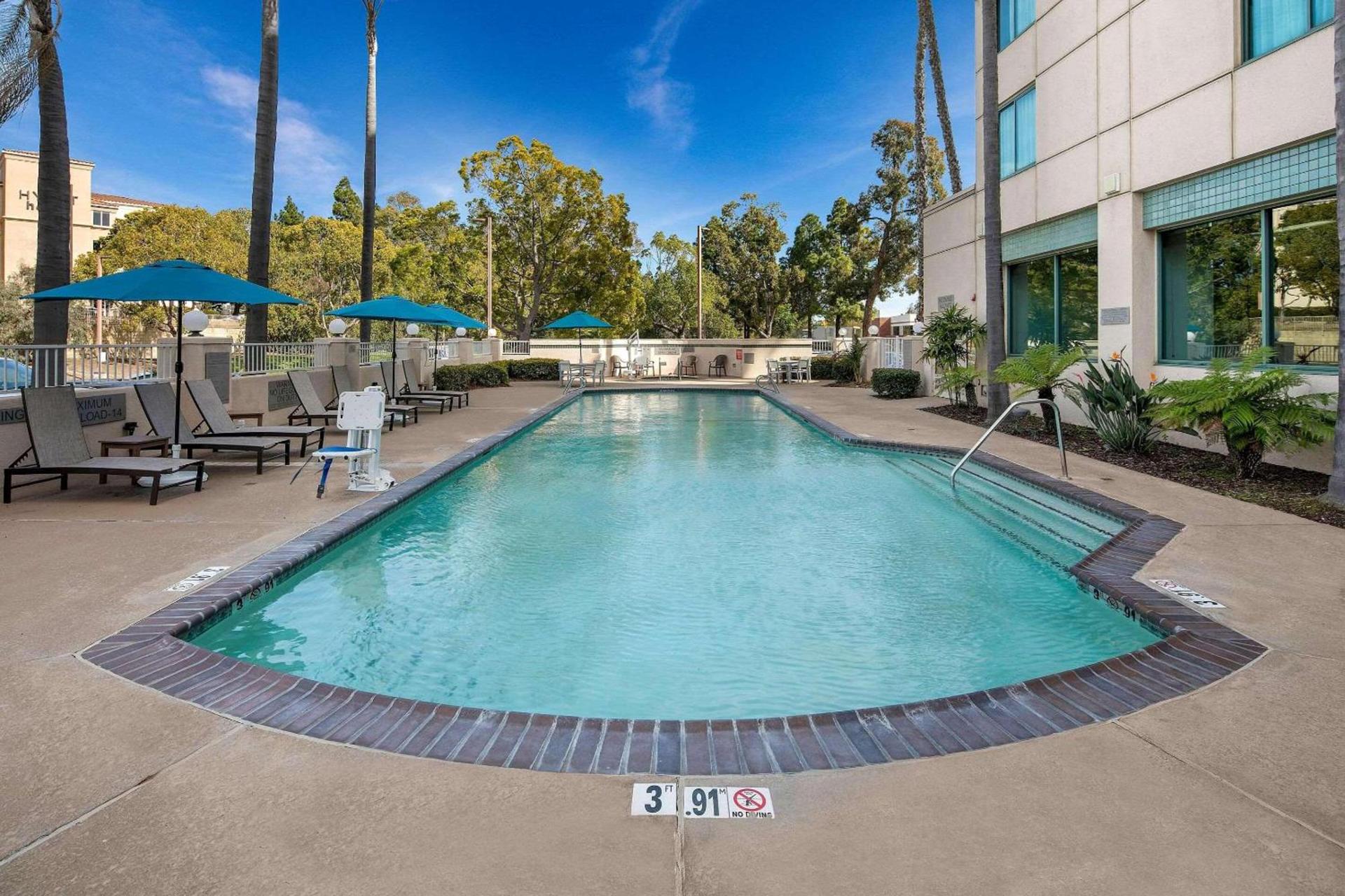 Country Inn & Suites by Radisson, San Diego North, CA photo 10