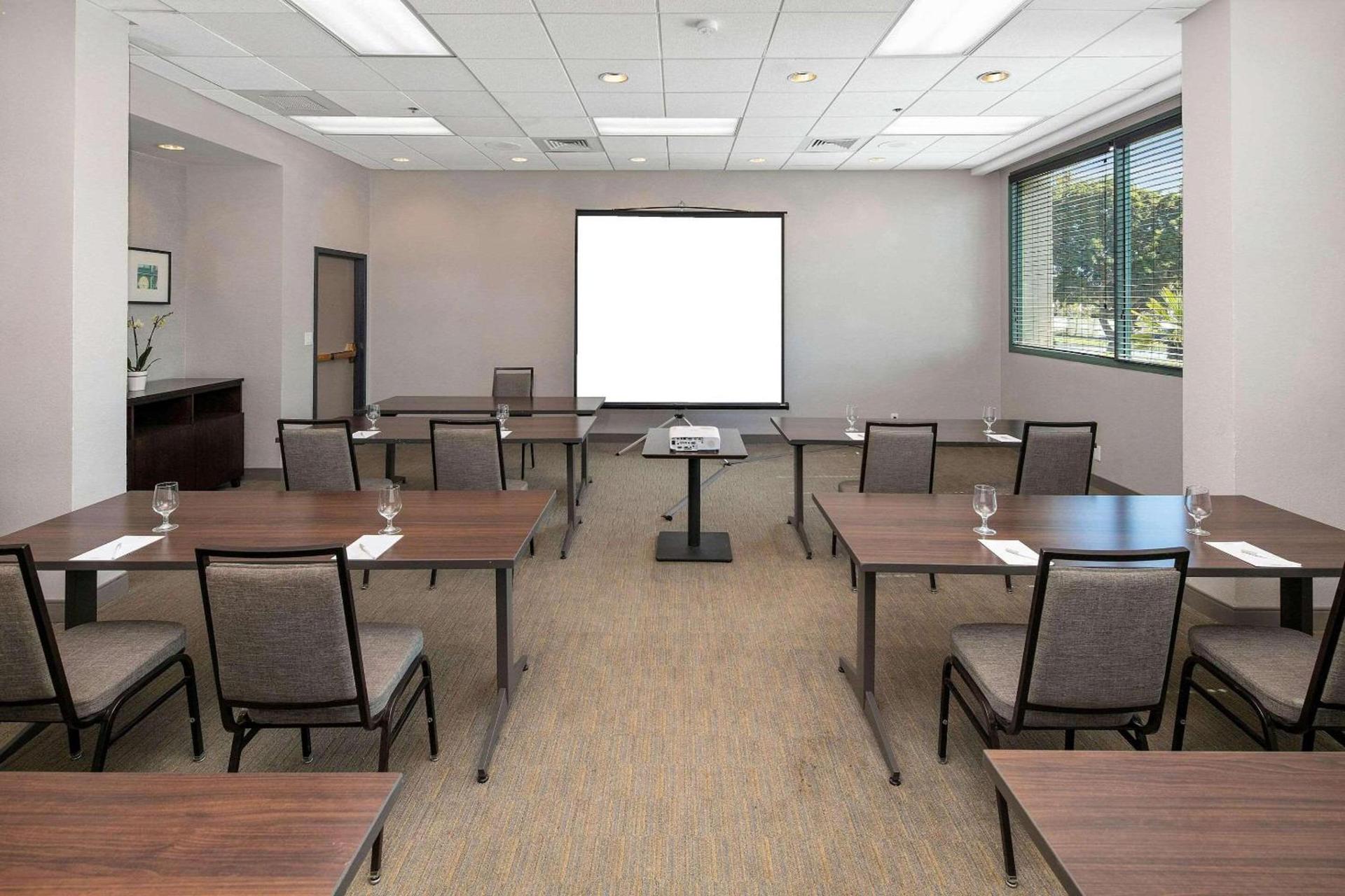 Country Inn & Suites by Radisson, San Diego North, CA photo 17