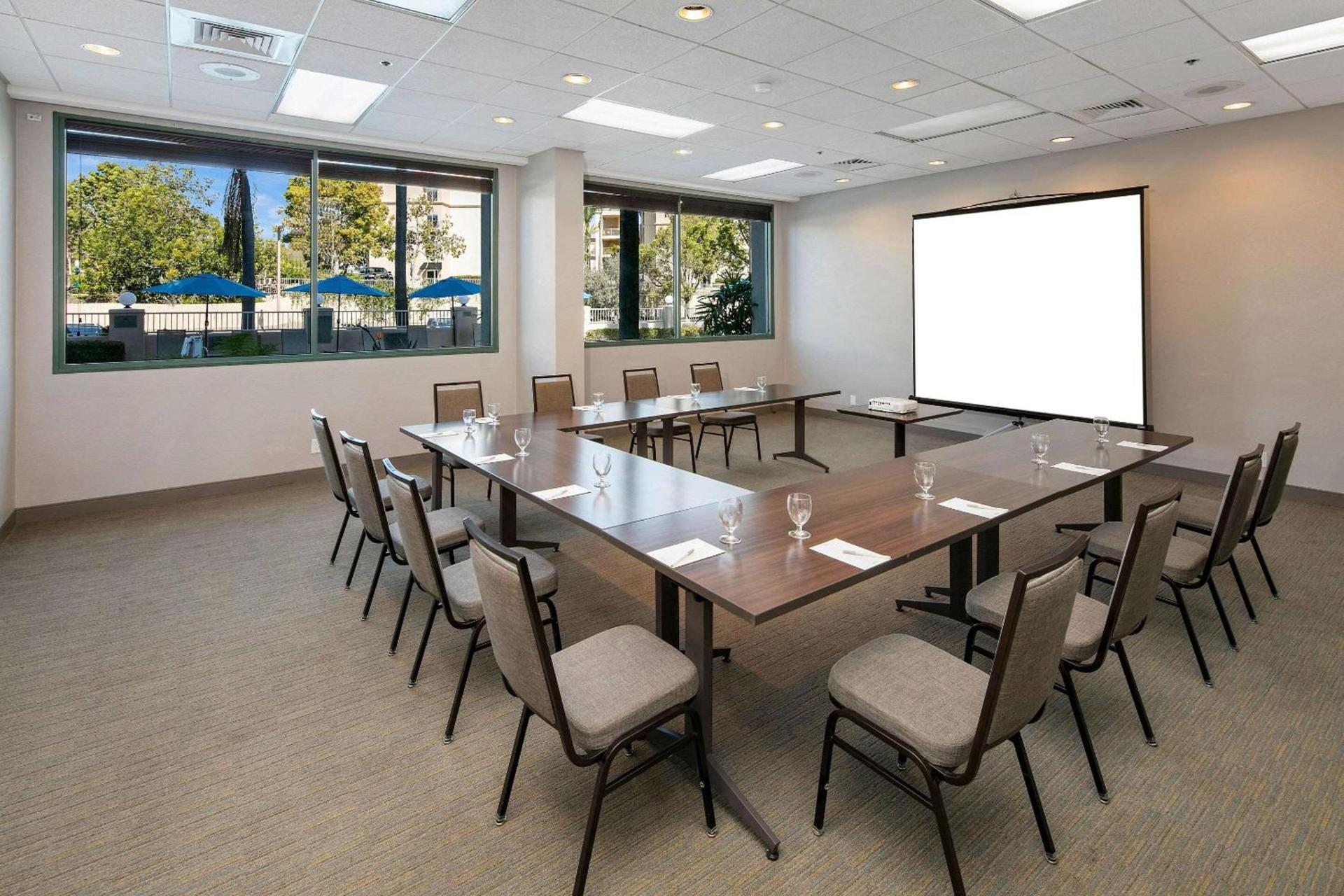 Country Inn & Suites by Radisson, San Diego North, CA photo 21
