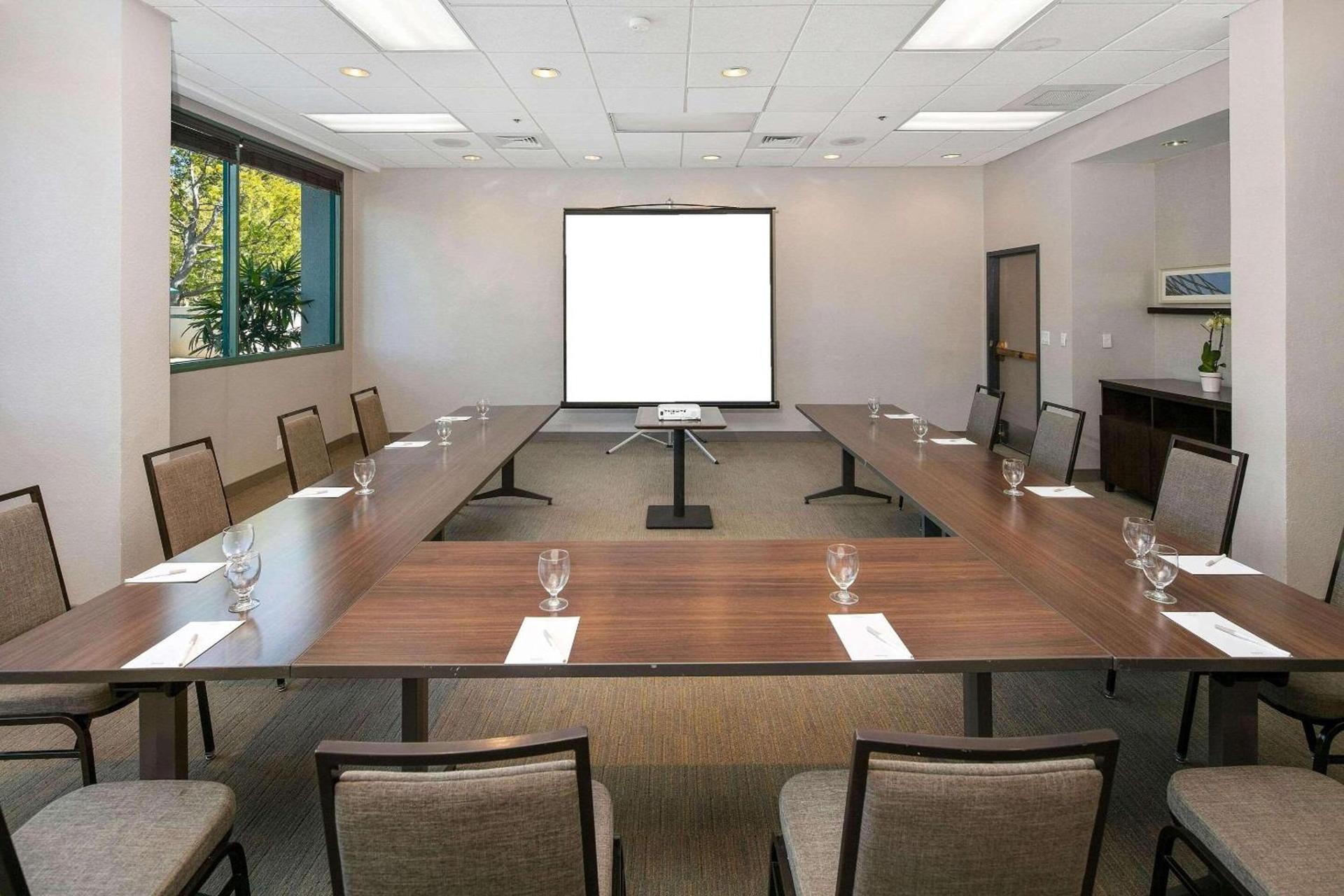 Country Inn & Suites by Radisson, San Diego North, CA photo 22