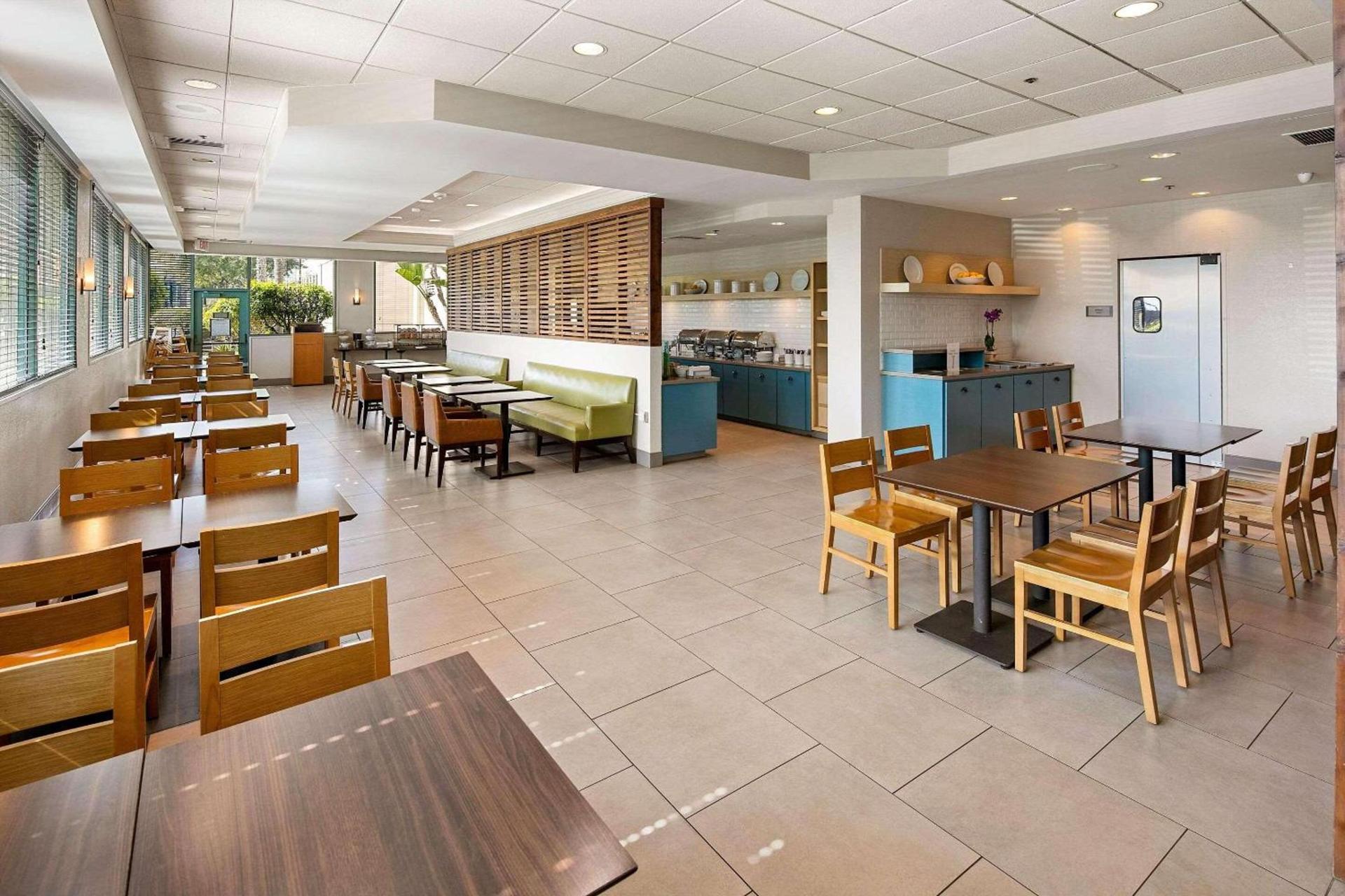 Country Inn & Suites by Radisson, San Diego North, CA photo 24