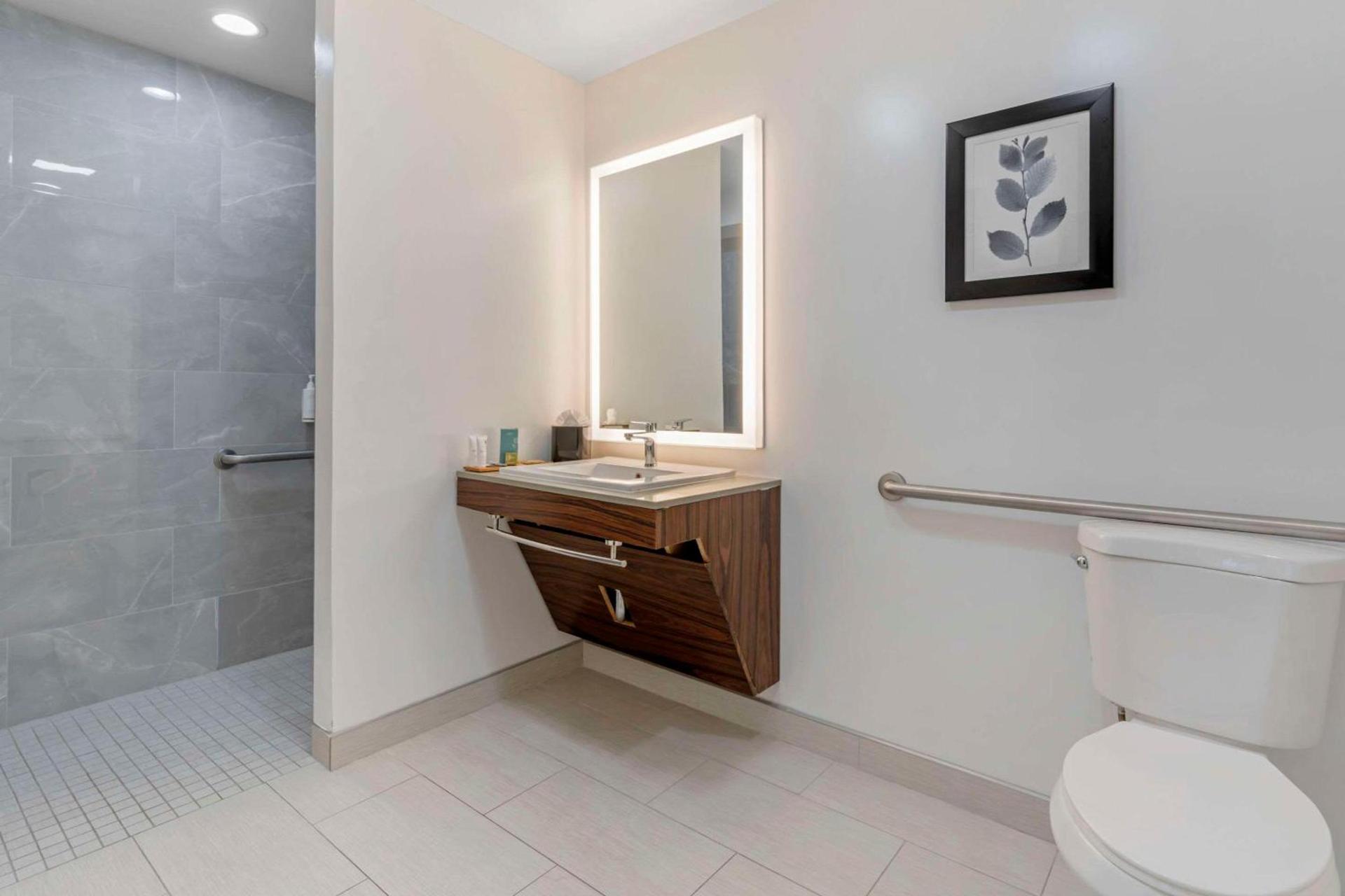 Country Inn & Suites by Radisson, Vallejo Napa Valley, CA photo 8