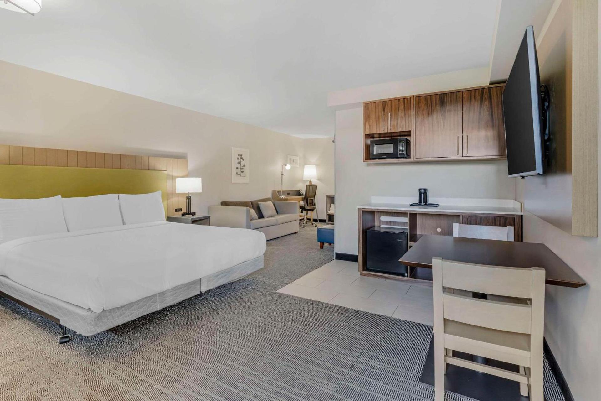 Country Inn & Suites by Radisson, Vallejo Napa Valley, CA photo 10
