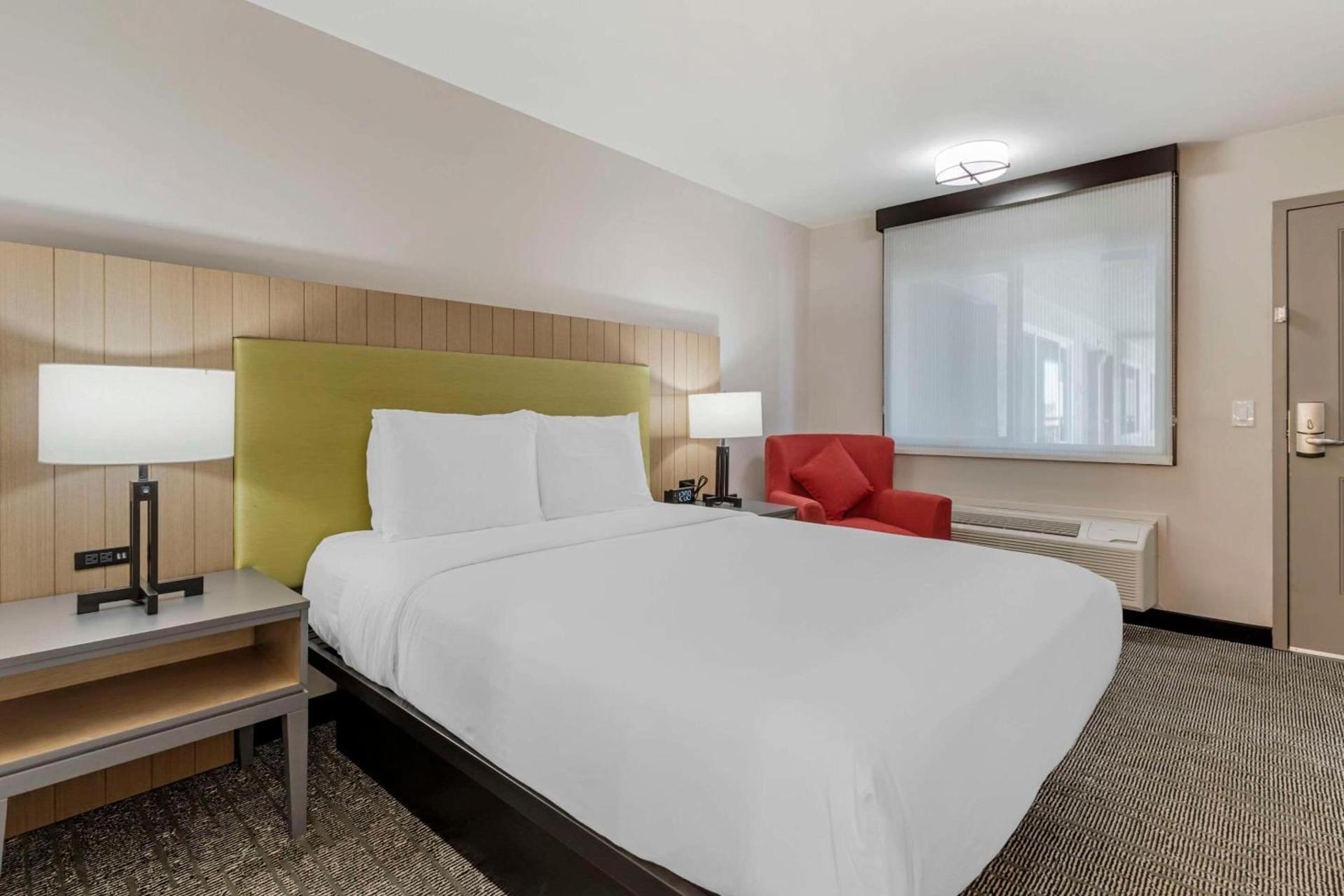 Country Inn & Suites by Radisson, Vallejo Napa Valley, CA photo 14