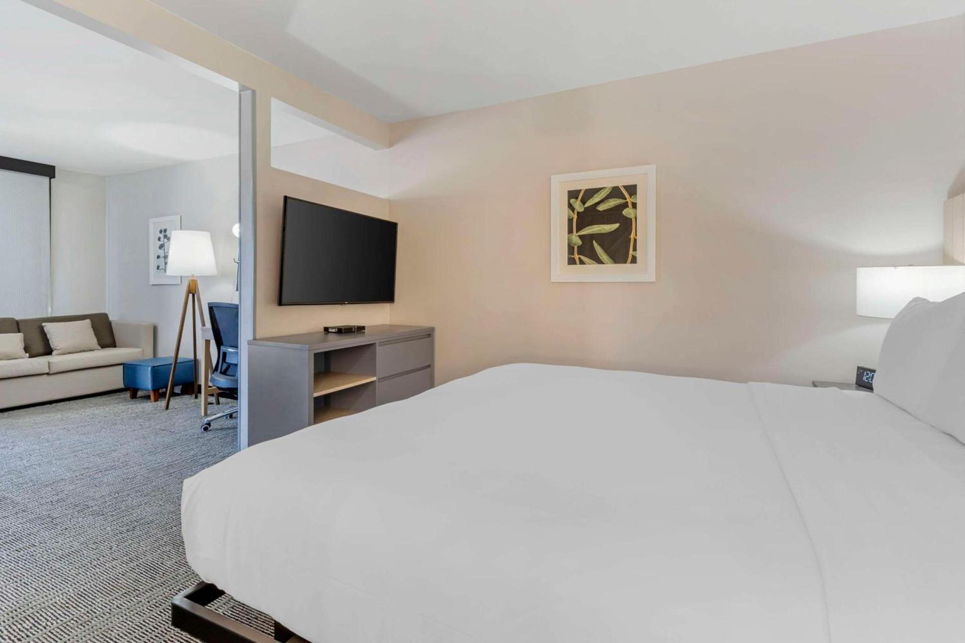 Country Inn & Suites by Radisson, Vallejo Napa Valley, CA photo 25