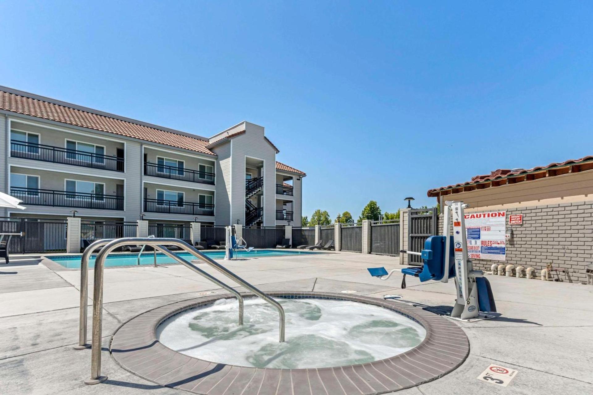 Country Inn & Suites by Radisson, Vallejo Napa Valley, CA photo 34