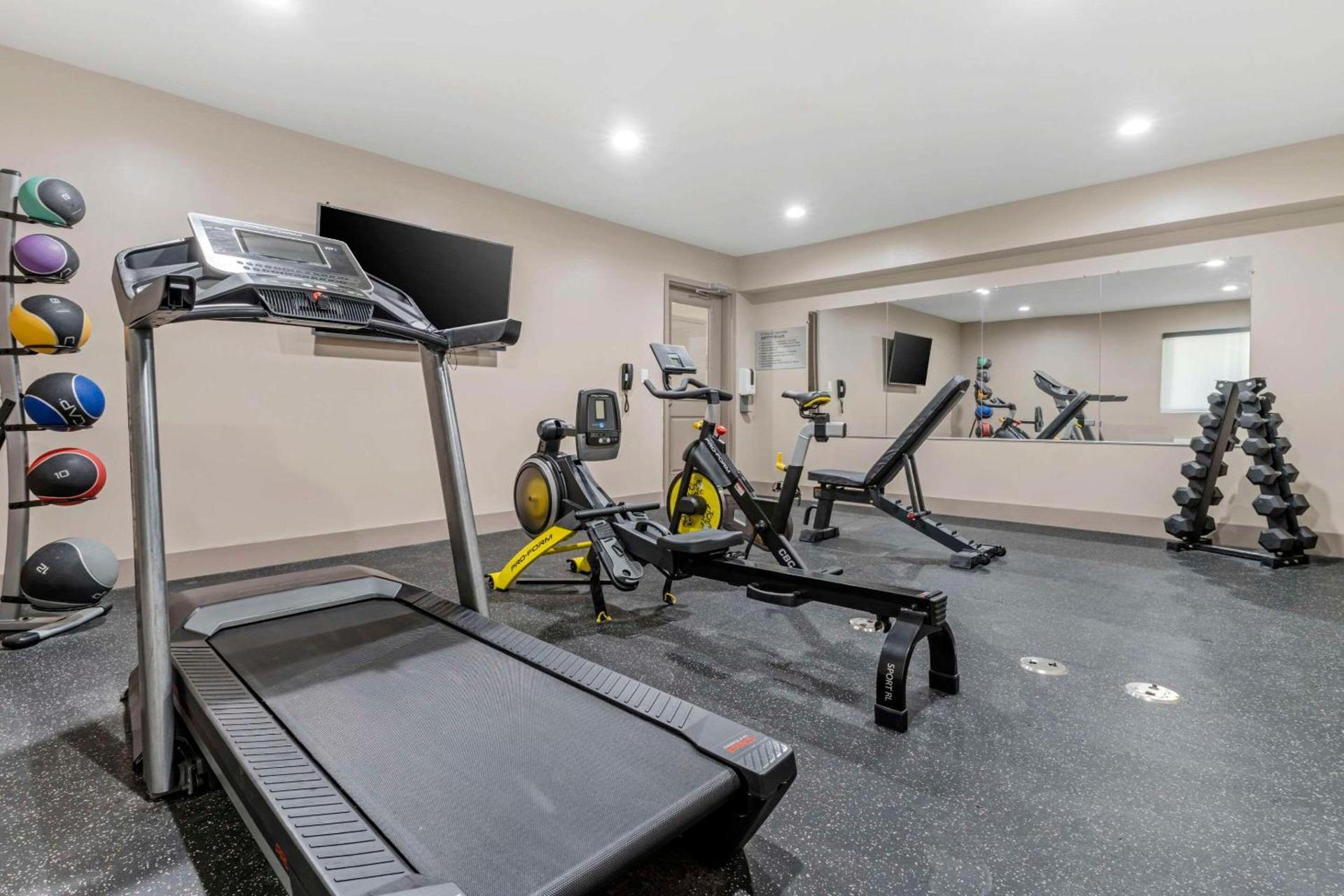 Country Inn & Suites by Radisson, Vallejo Napa Valley, CA photo 35