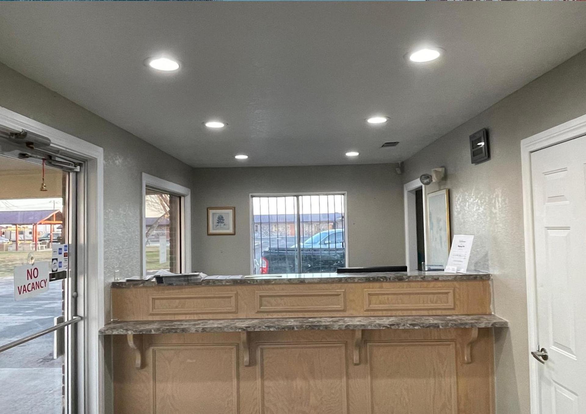 Regency Inn Hondo photo 39