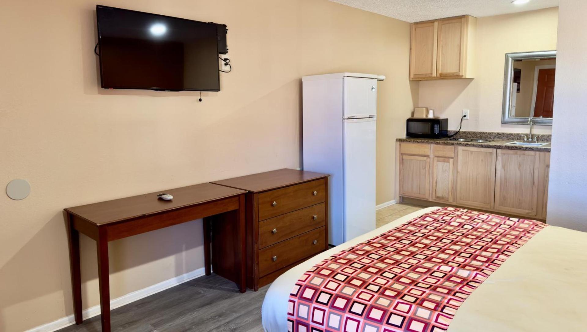 Regency Inn Hondo photo 54