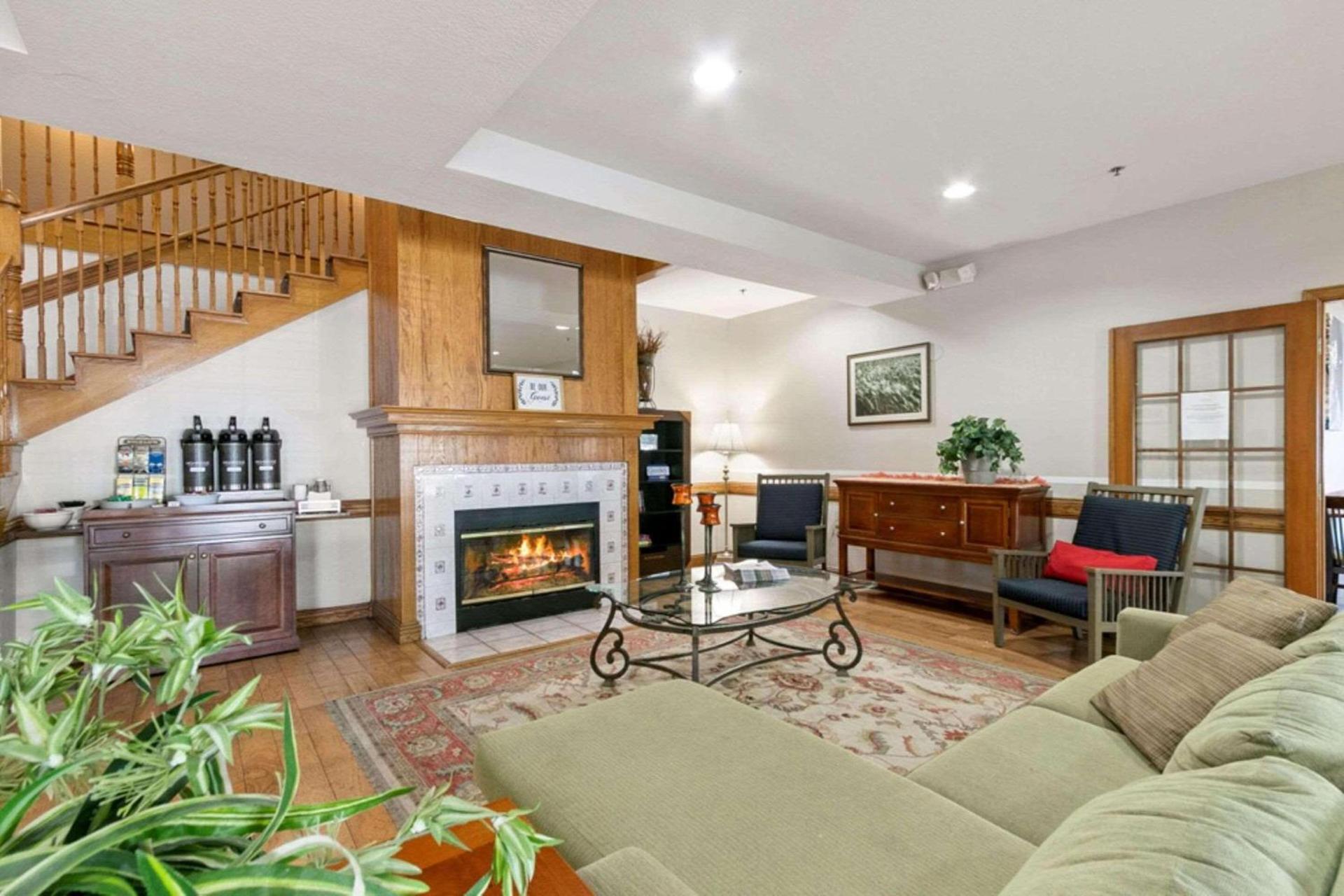 Country Inn & Suites by Radisson, Greeley, CO photo 3