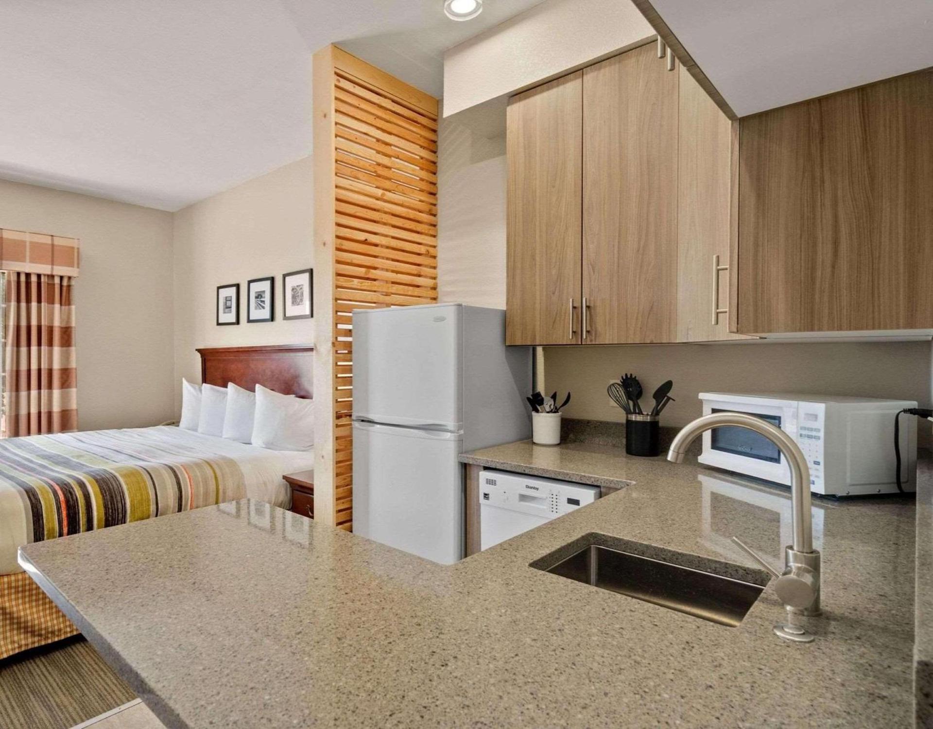 Country Inn & Suites by Radisson, Greeley, CO photo 9