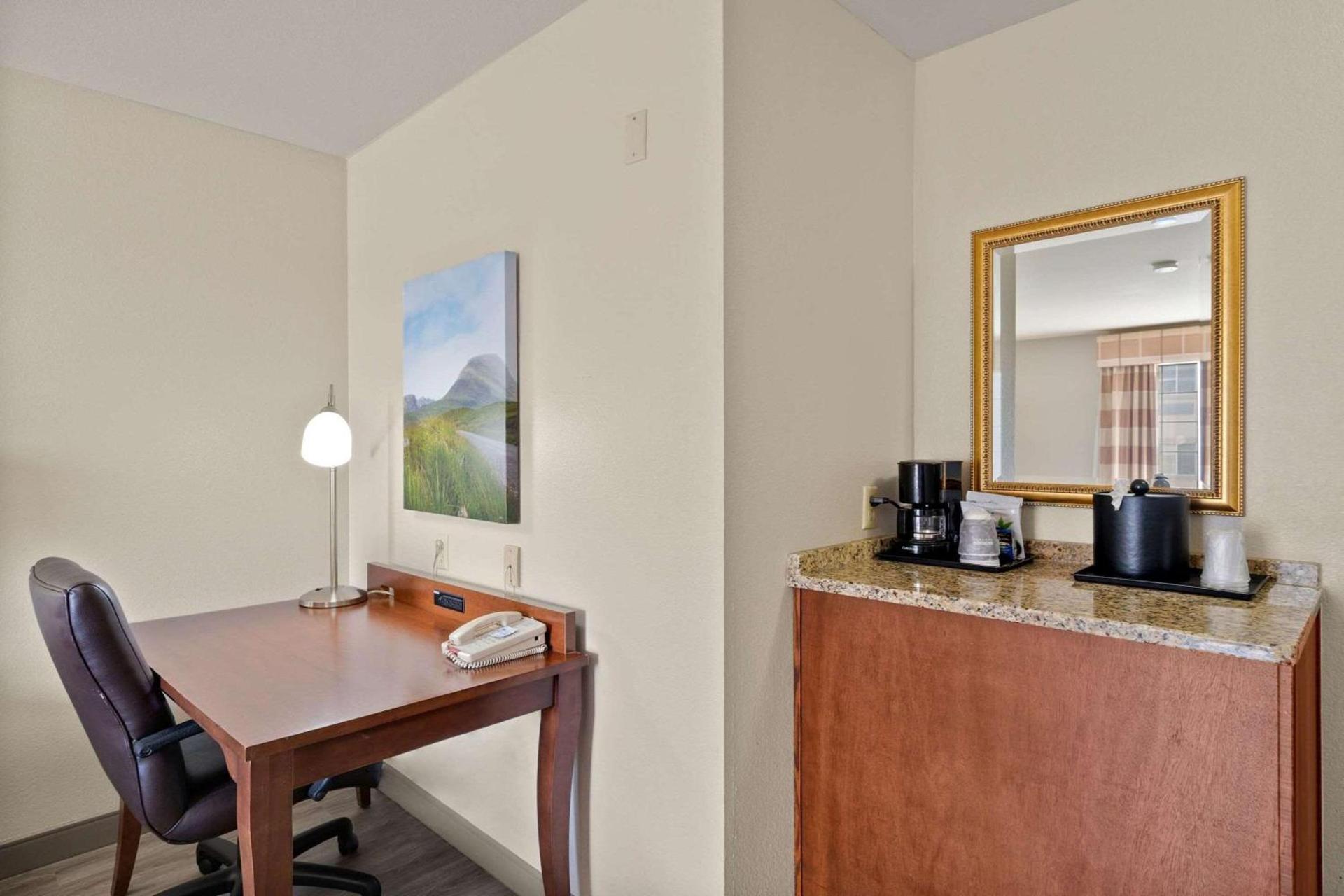Country Inn & Suites by Radisson, Greeley, CO photo 14