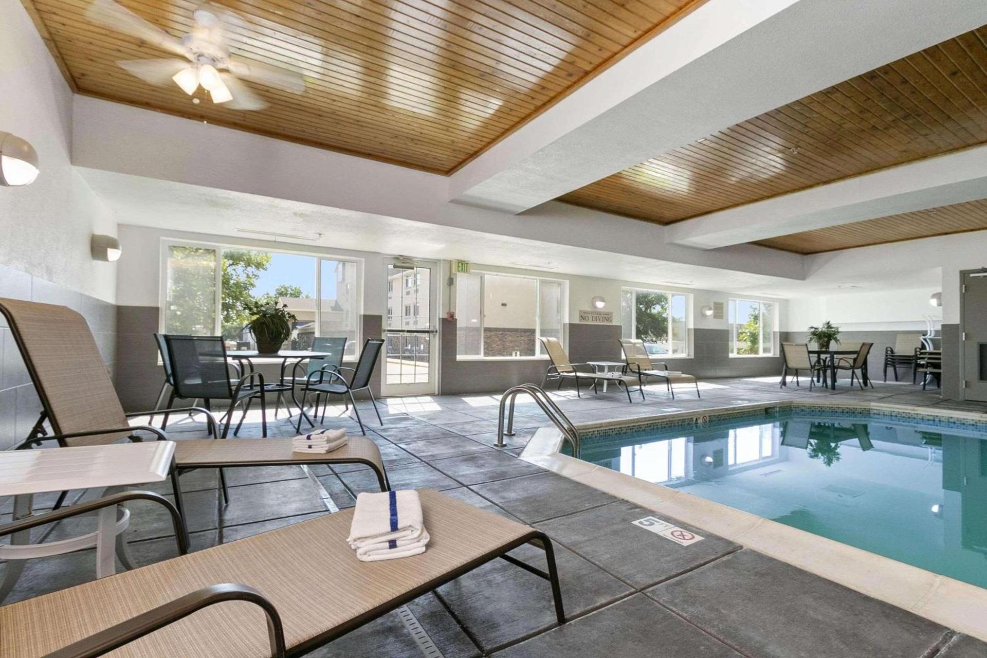Country Inn & Suites by Radisson, Greeley, CO photo 15
