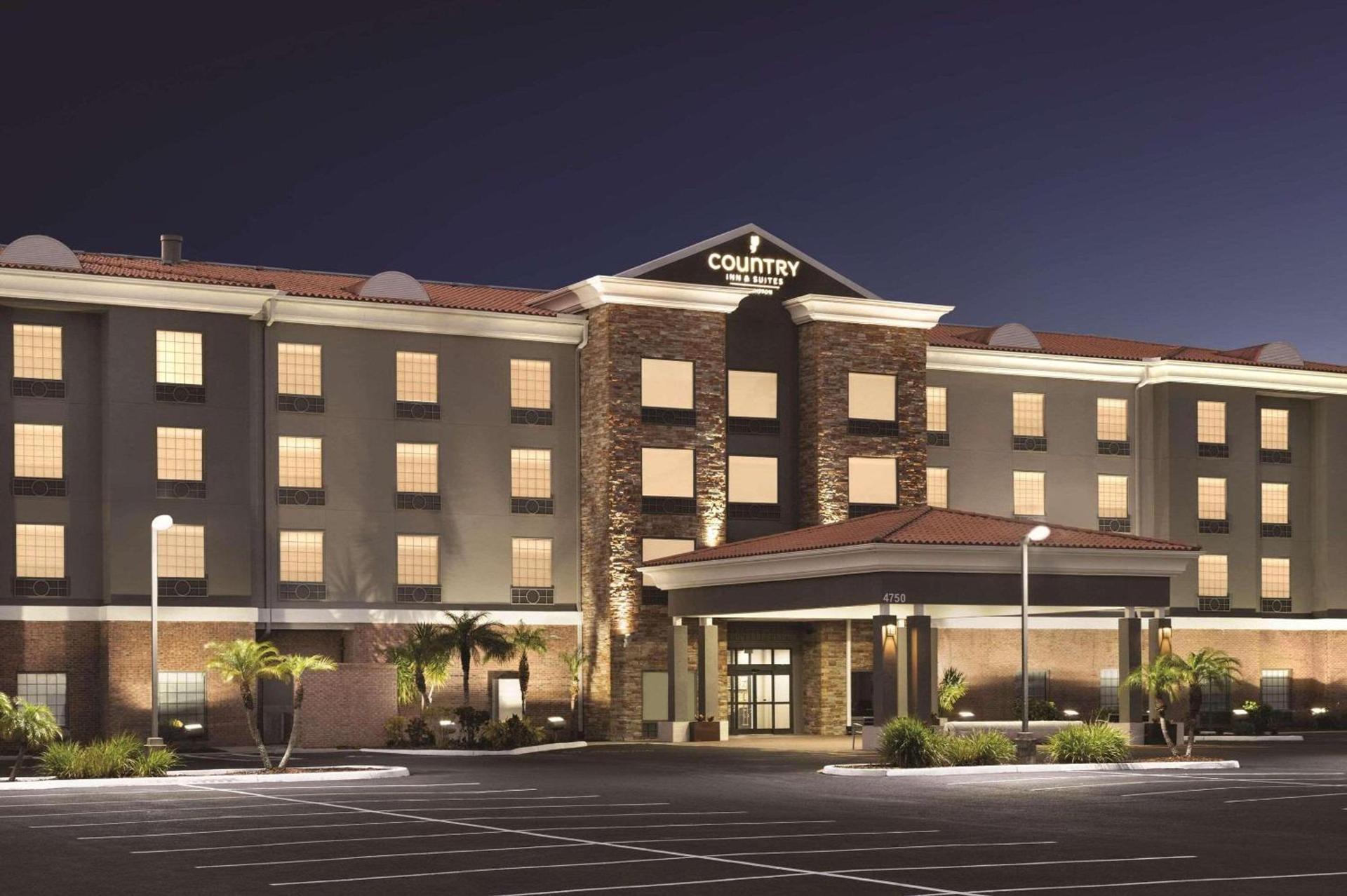 Country Inn & Suites by Radisson, RJ Stadium - Tampa Airport East photo 3
