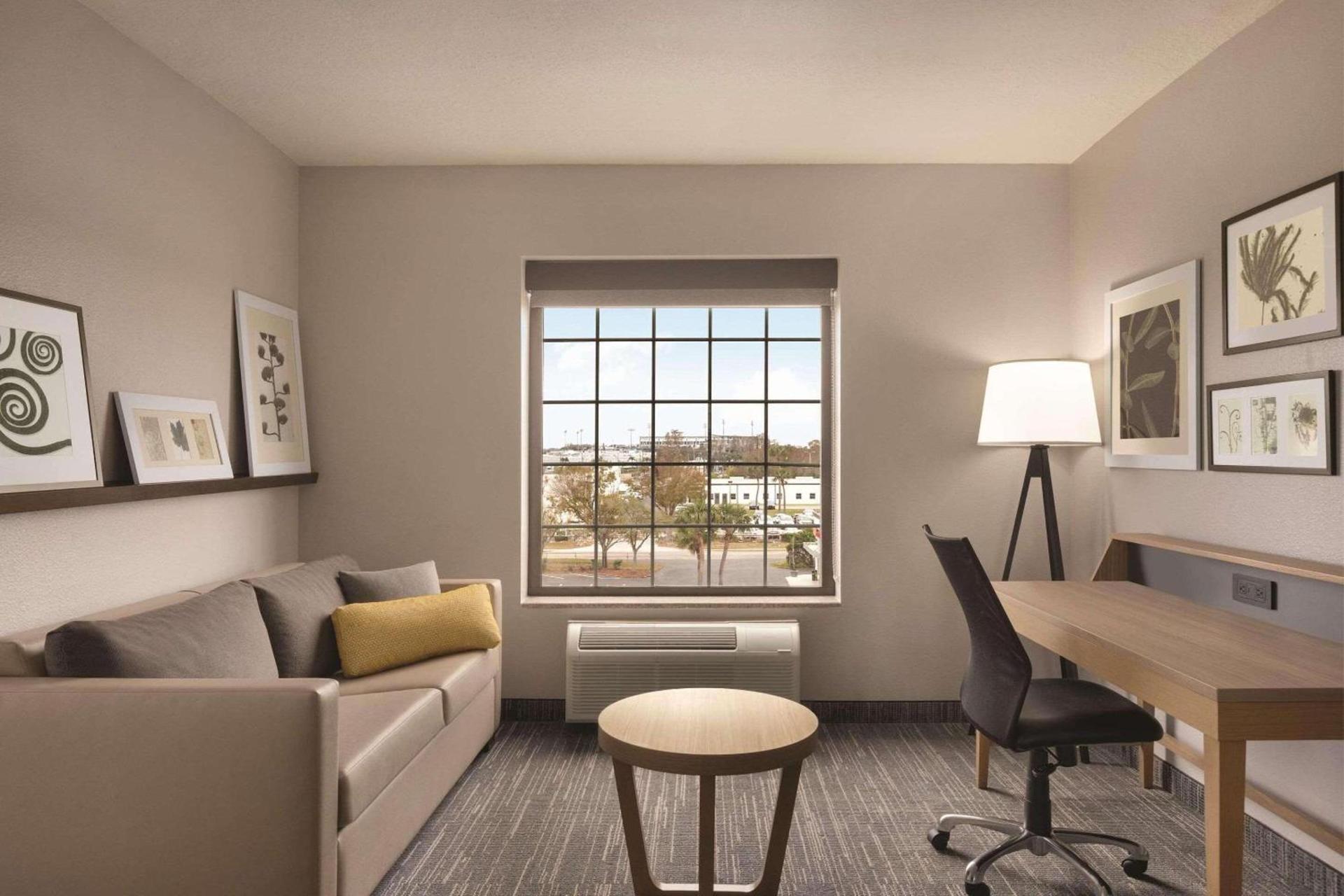Country Inn & Suites by Radisson, RJ Stadium - Tampa Airport East photo 16