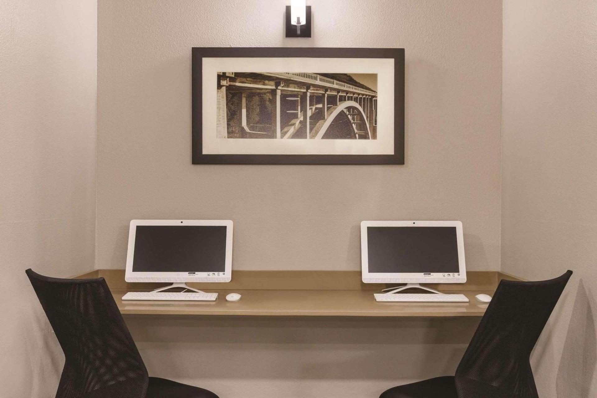 Country Inn & Suites by Radisson, RJ Stadium - Tampa Airport East photo 20