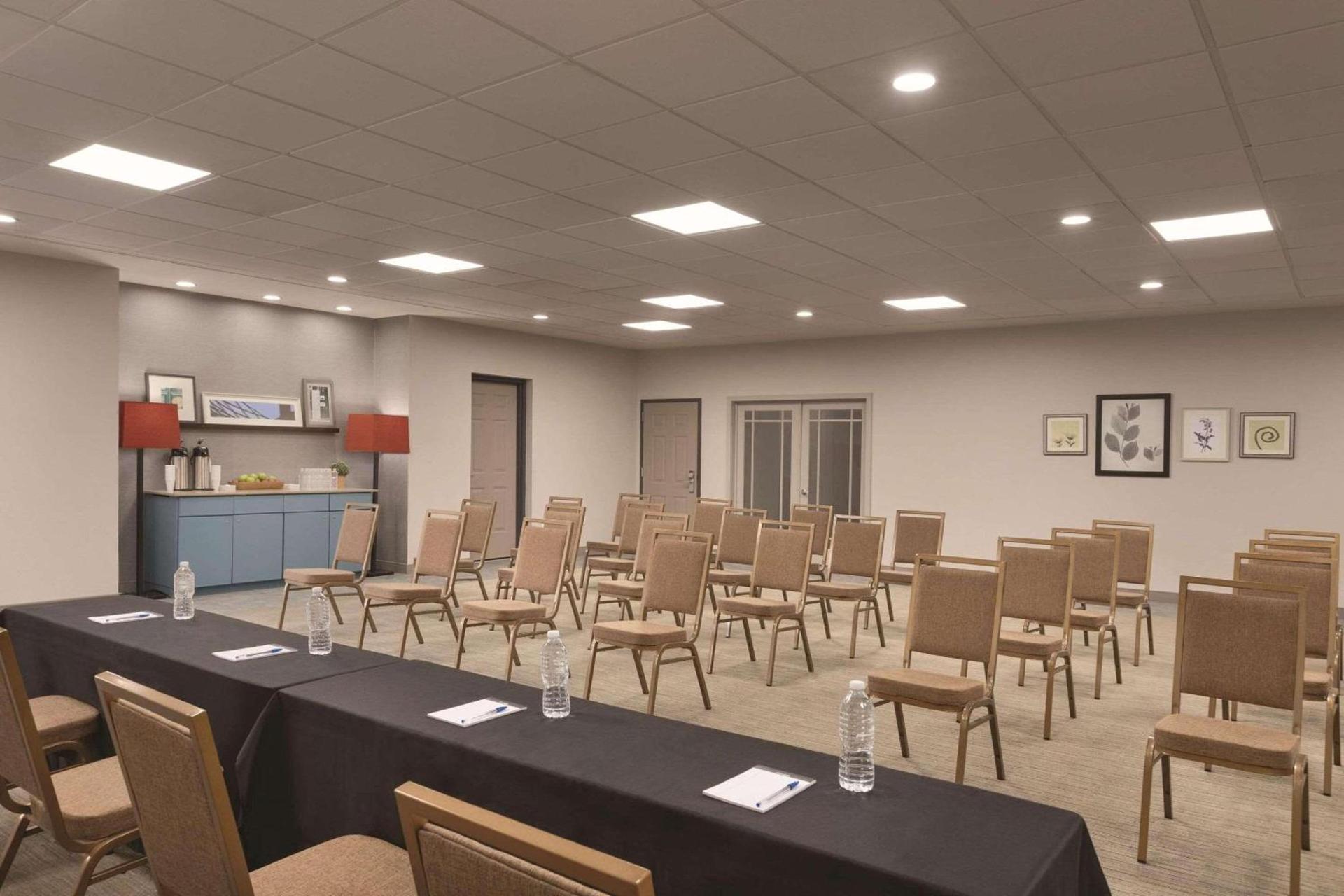 Country Inn & Suites by Radisson, RJ Stadium - Tampa Airport East photo 21