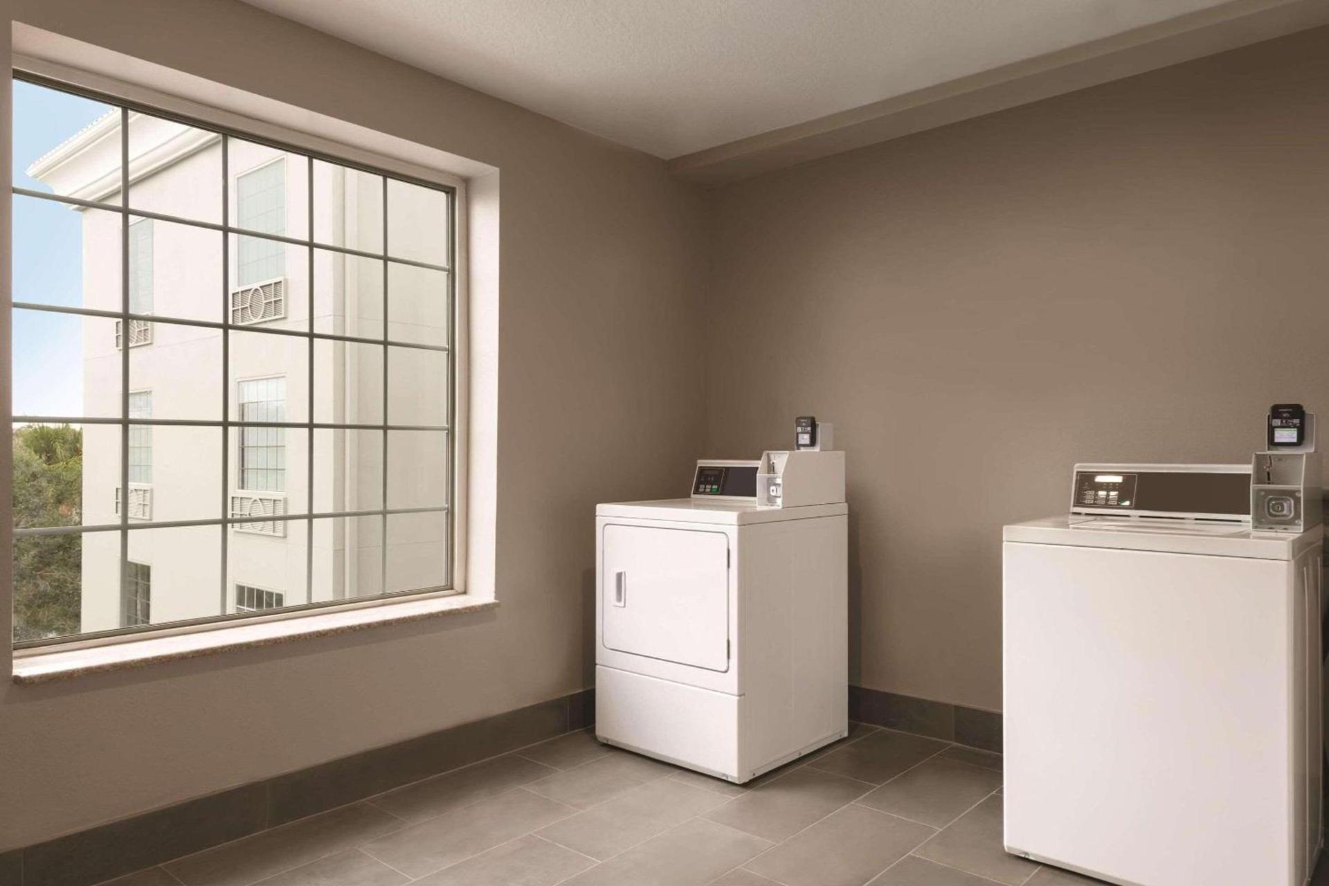 Country Inn & Suites by Radisson, RJ Stadium - Tampa Airport East photo 24