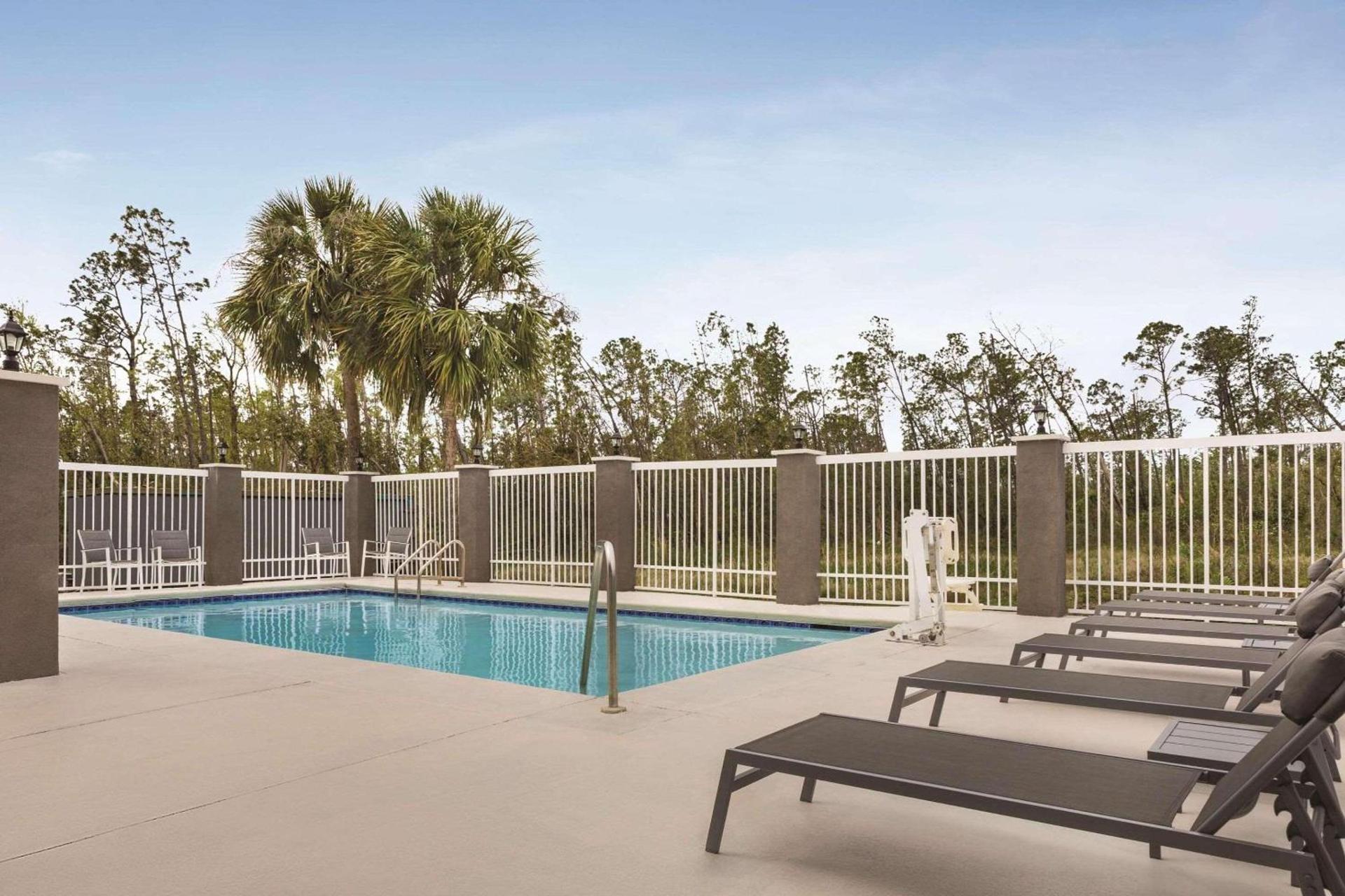 Country Inn & Suites by Radisson, Panama City, FL photo 17