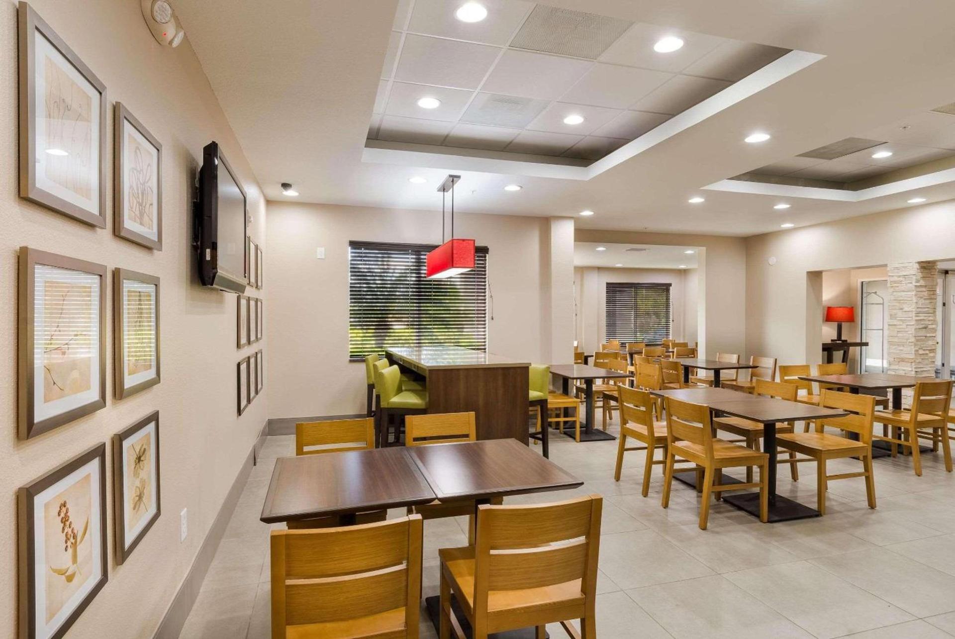 Country Inn & Suites by Radisson, St Petersburg - Clearwater, FL photo 25