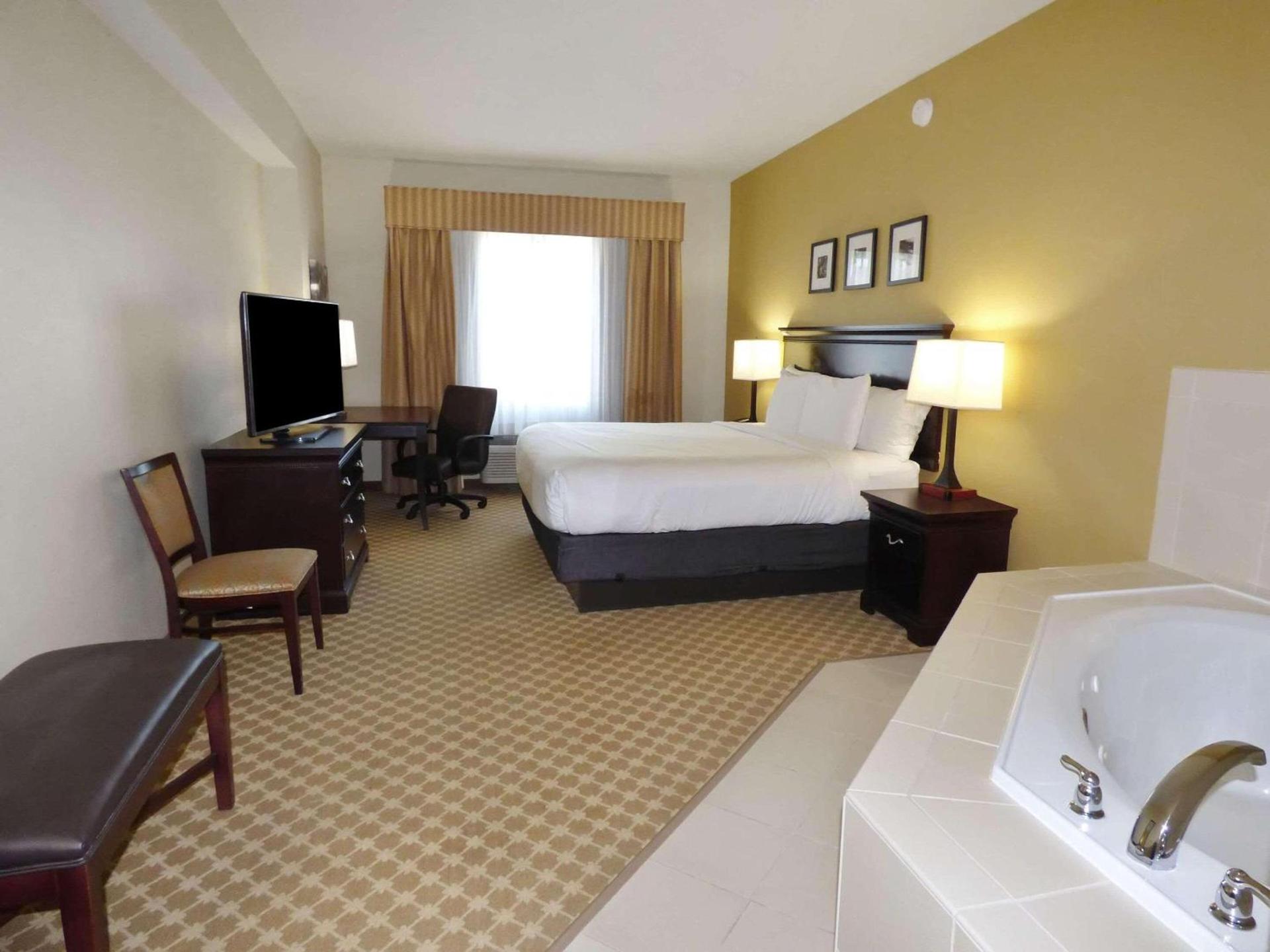 Country Inn & Suites by Radisson, Port Orange-Daytona, FL photo 9