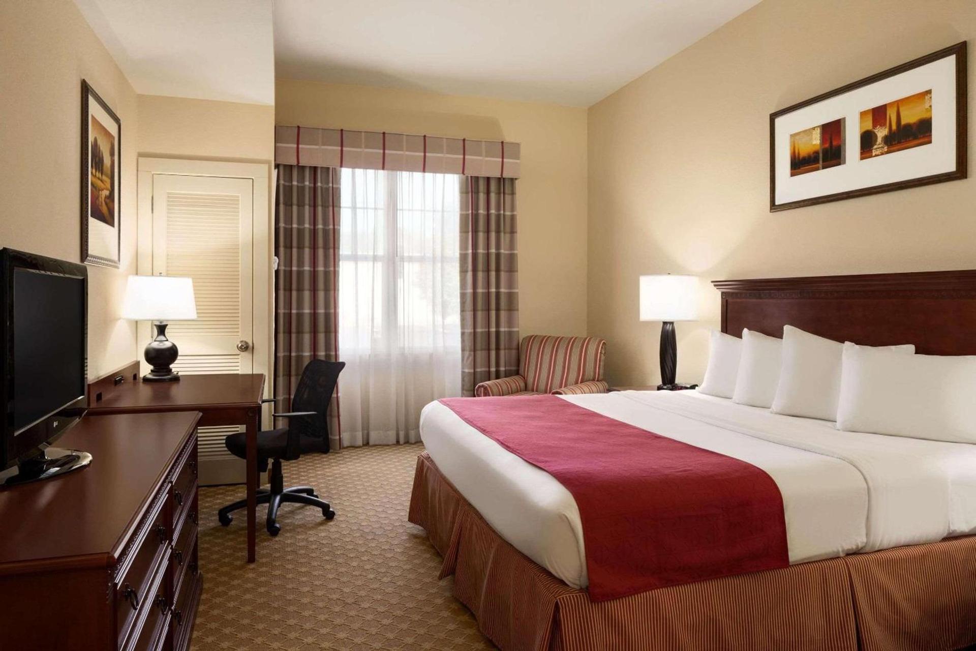 Country Inn & Suites by Radisson, Crestview, FL photo 3
