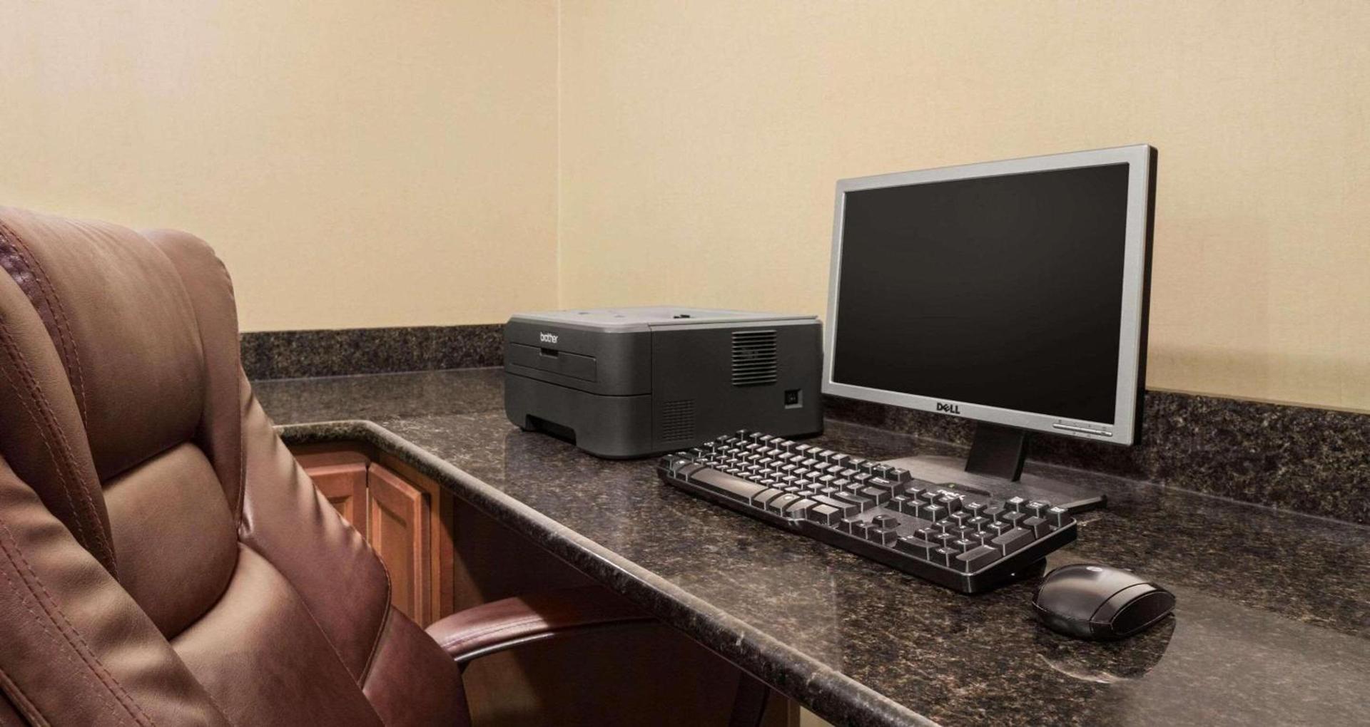 Country Inn & Suites by Radisson, Crestview, FL photo 7