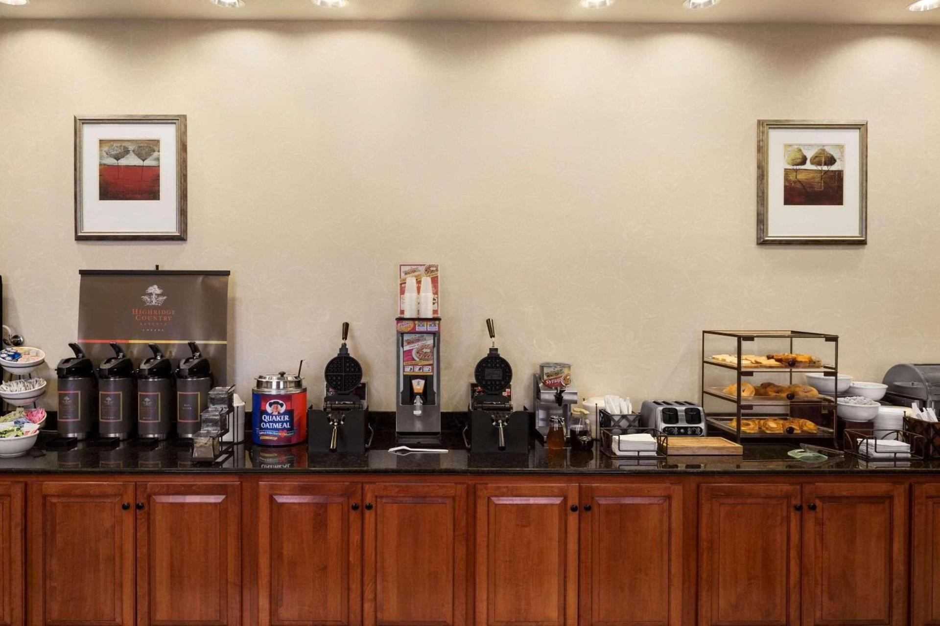 Country Inn & Suites by Radisson, Crestview, FL photo 10