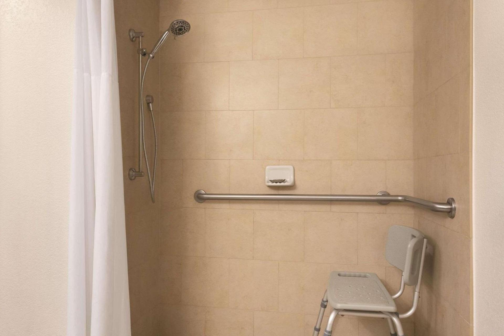 Country Inn & Suites by Radisson, Bradenton-Lakewood-Ranch, FL photo 13