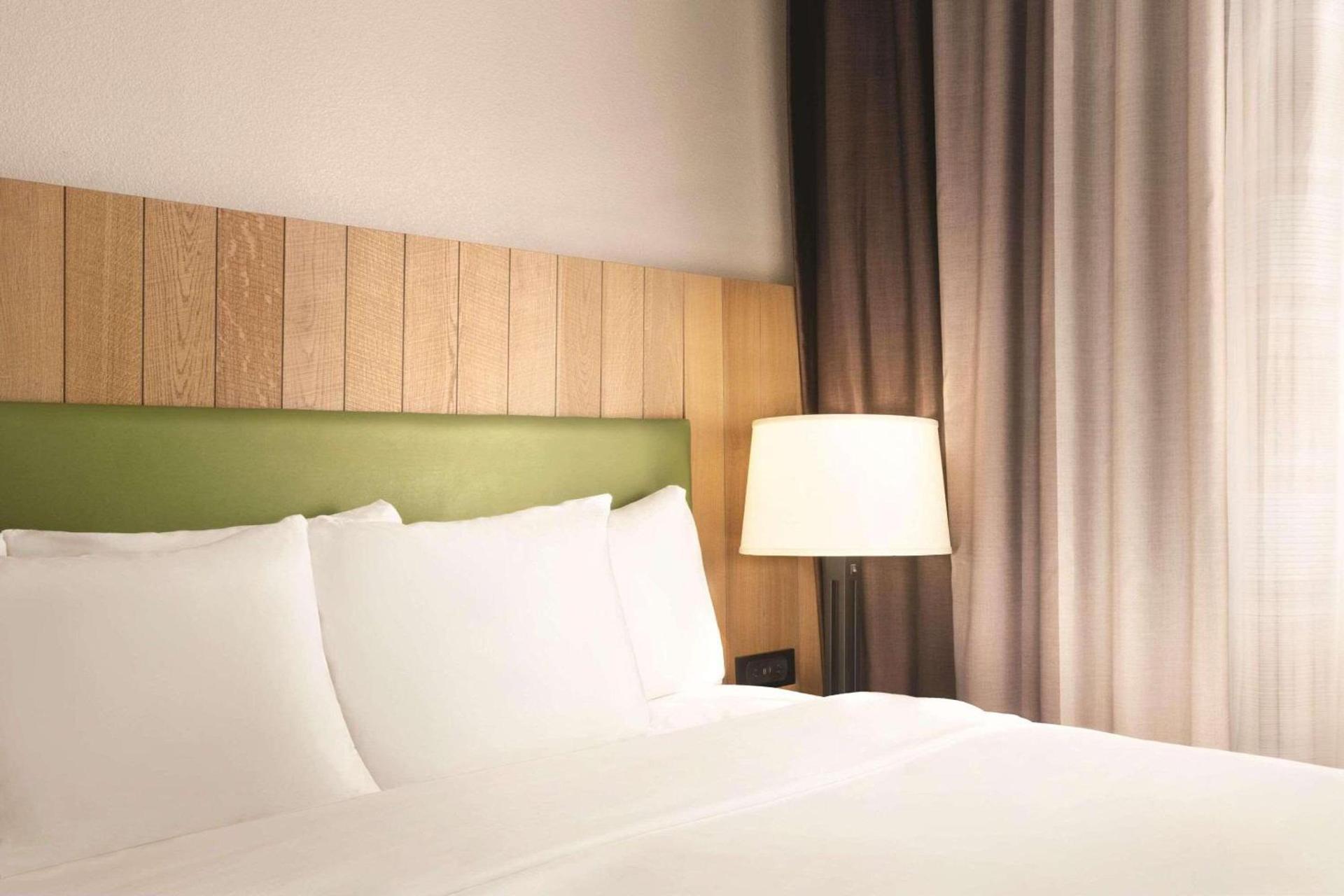 Country Inn & Suites by Radisson, Bradenton-Lakewood-Ranch, FL photo 14