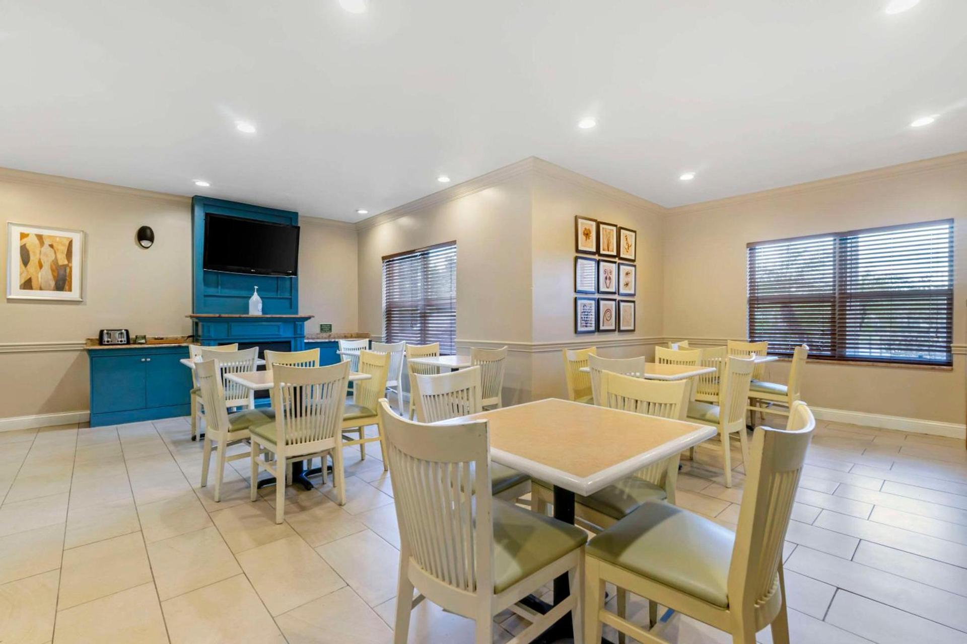 Country Inn & Suites by Radisson, Tampa Airport North, FL photo 21