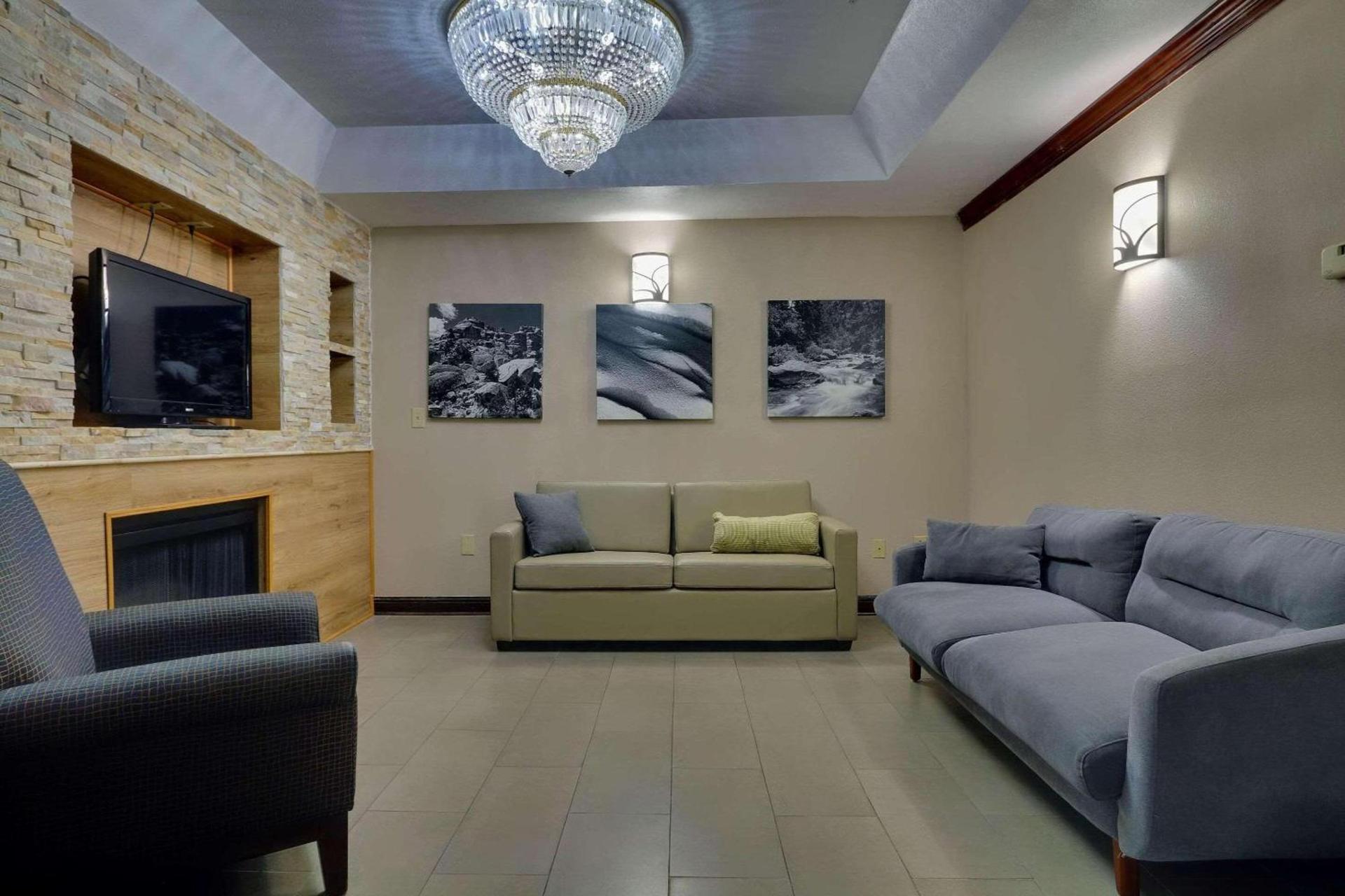 Country Inn & Suites by Radisson, Savannah Gateway, GA photo 3