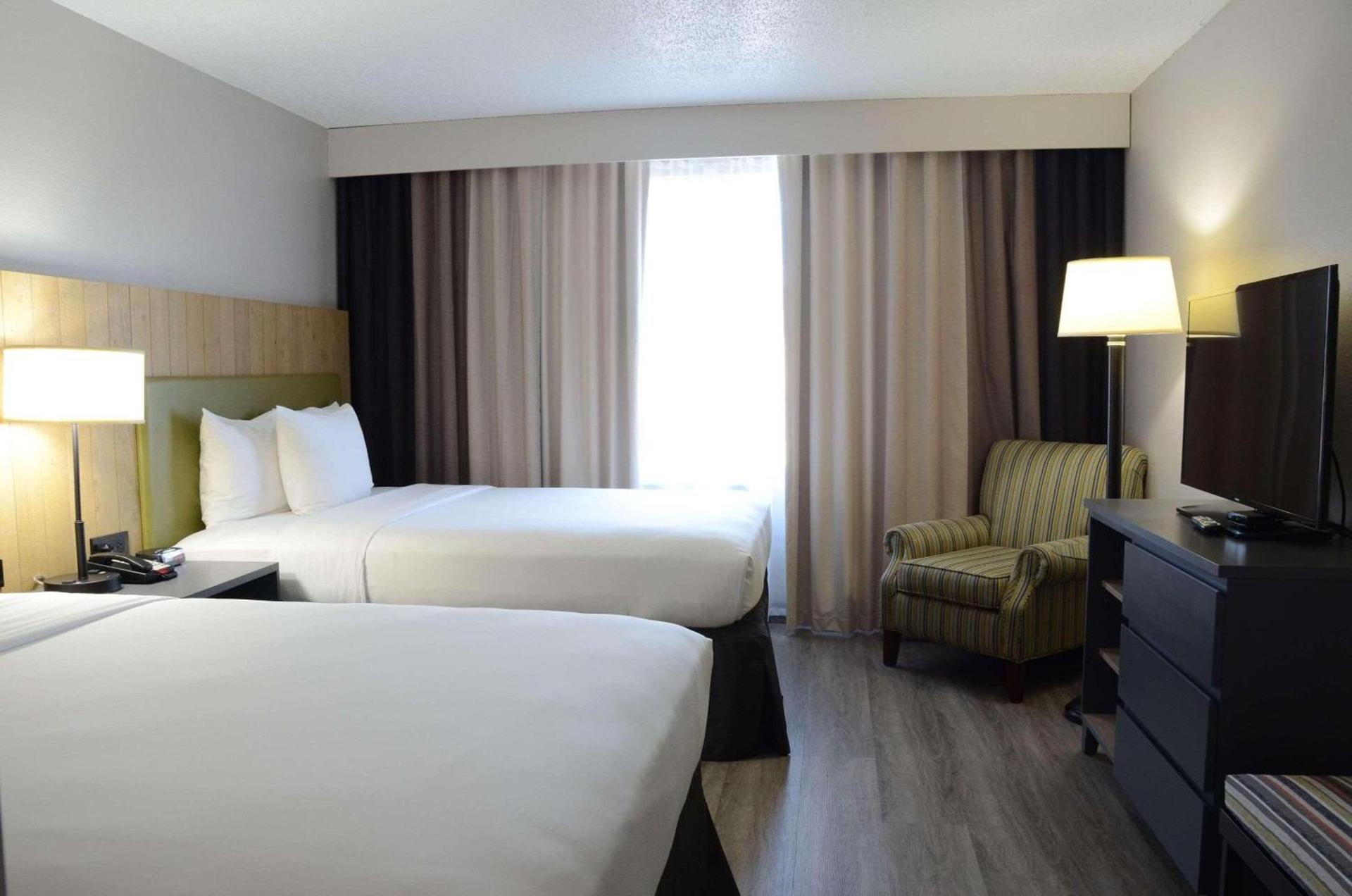 Country Inn & Suites by Radisson, Buford at Mall of Georgia, GA photo 6