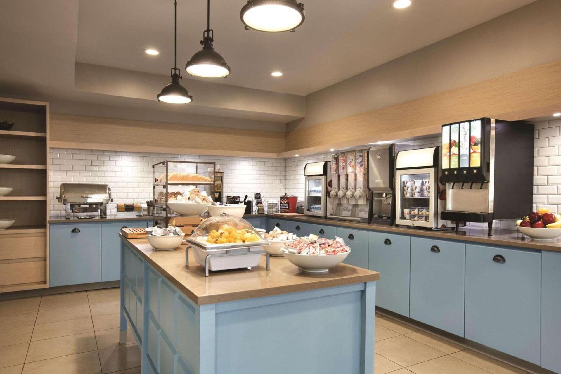 Country Inn & Suites By Radisson, Atlanta Airport North, GA photo 13
